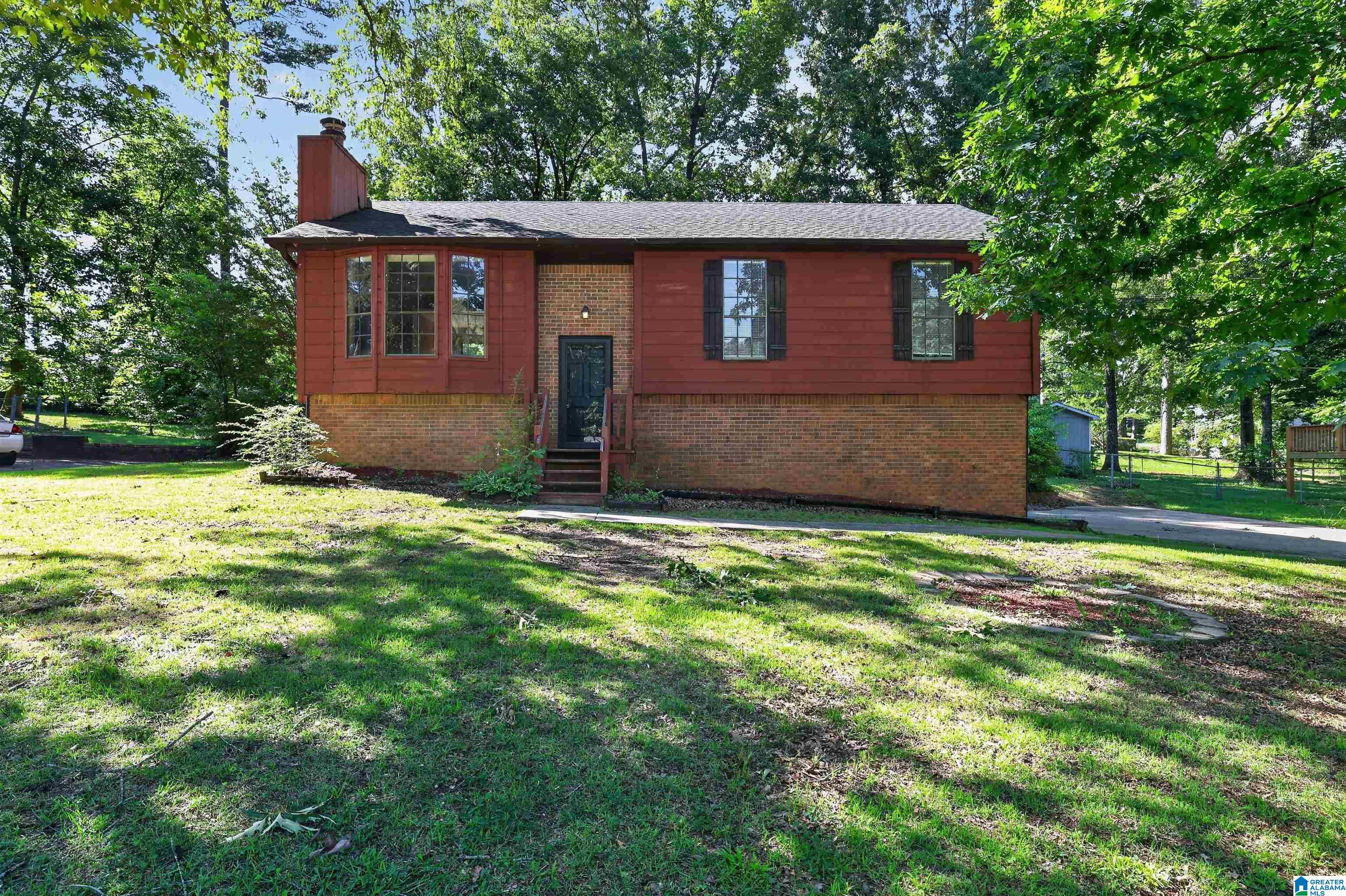Photo 4 of Single family home for sale at 921 Thomas Dr, Birmingham, AL 35215 | MLS# 21455207 | Listing updated on 2026-09-25