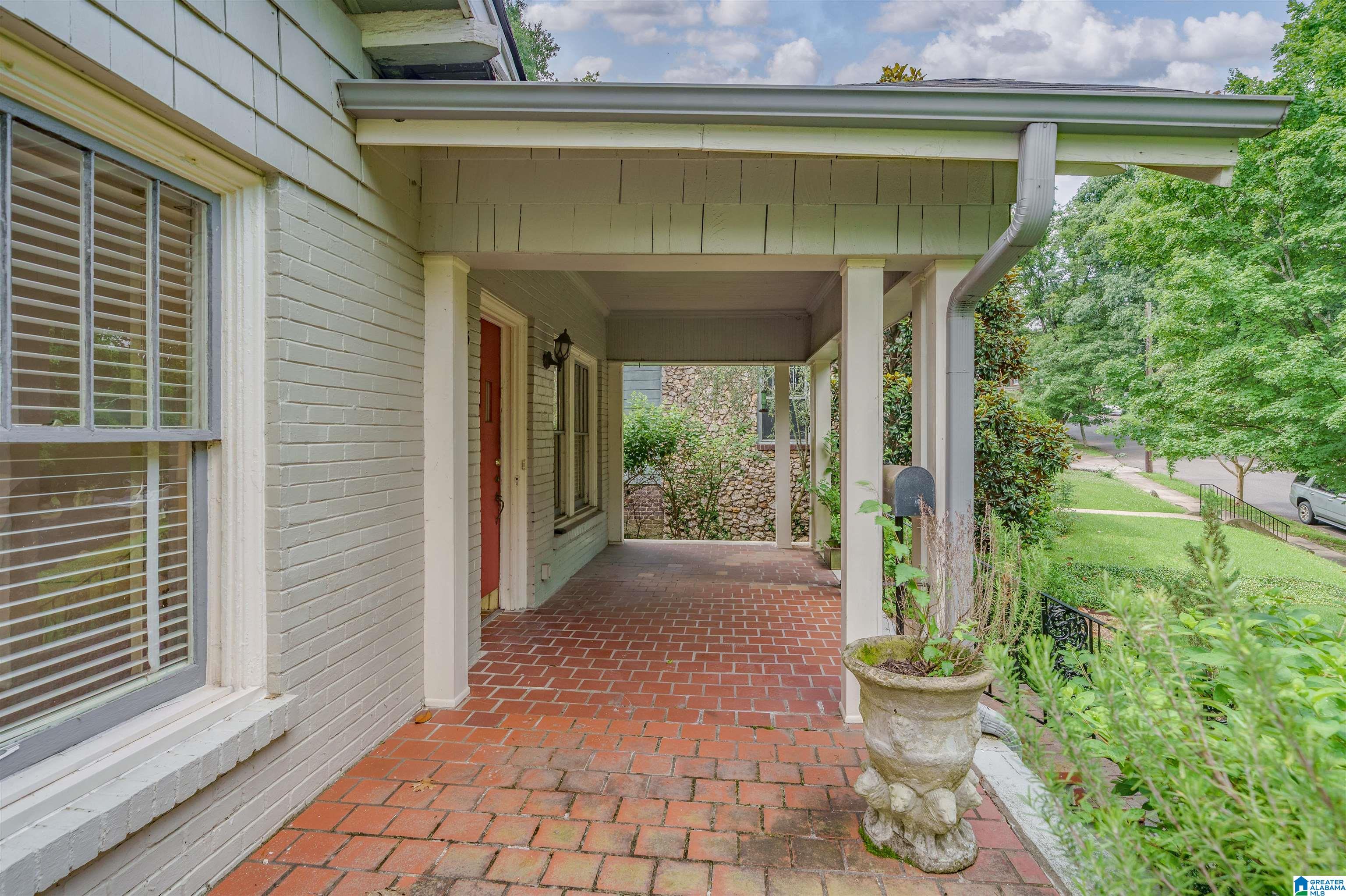 Homes for sale in Birmingham, AL | 1005 Essex Road, Birmingham, AL 35222 | MLS# 21455248