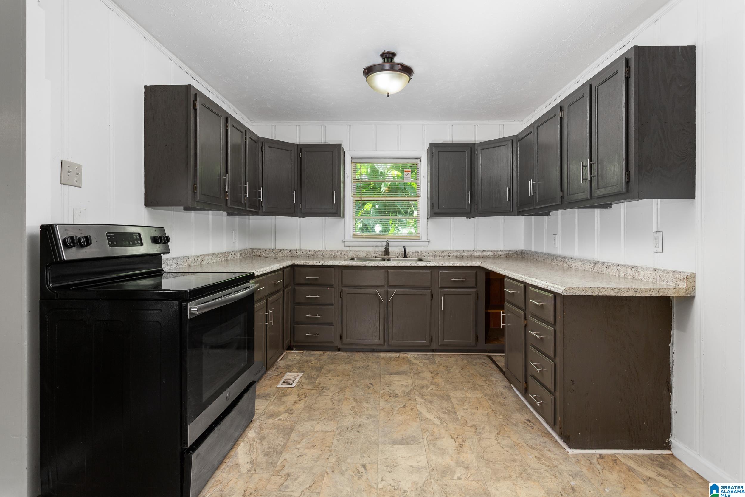 5th image of 1216 Oakdale Circle, Weaver, AL 36277 | MLS# 21455249