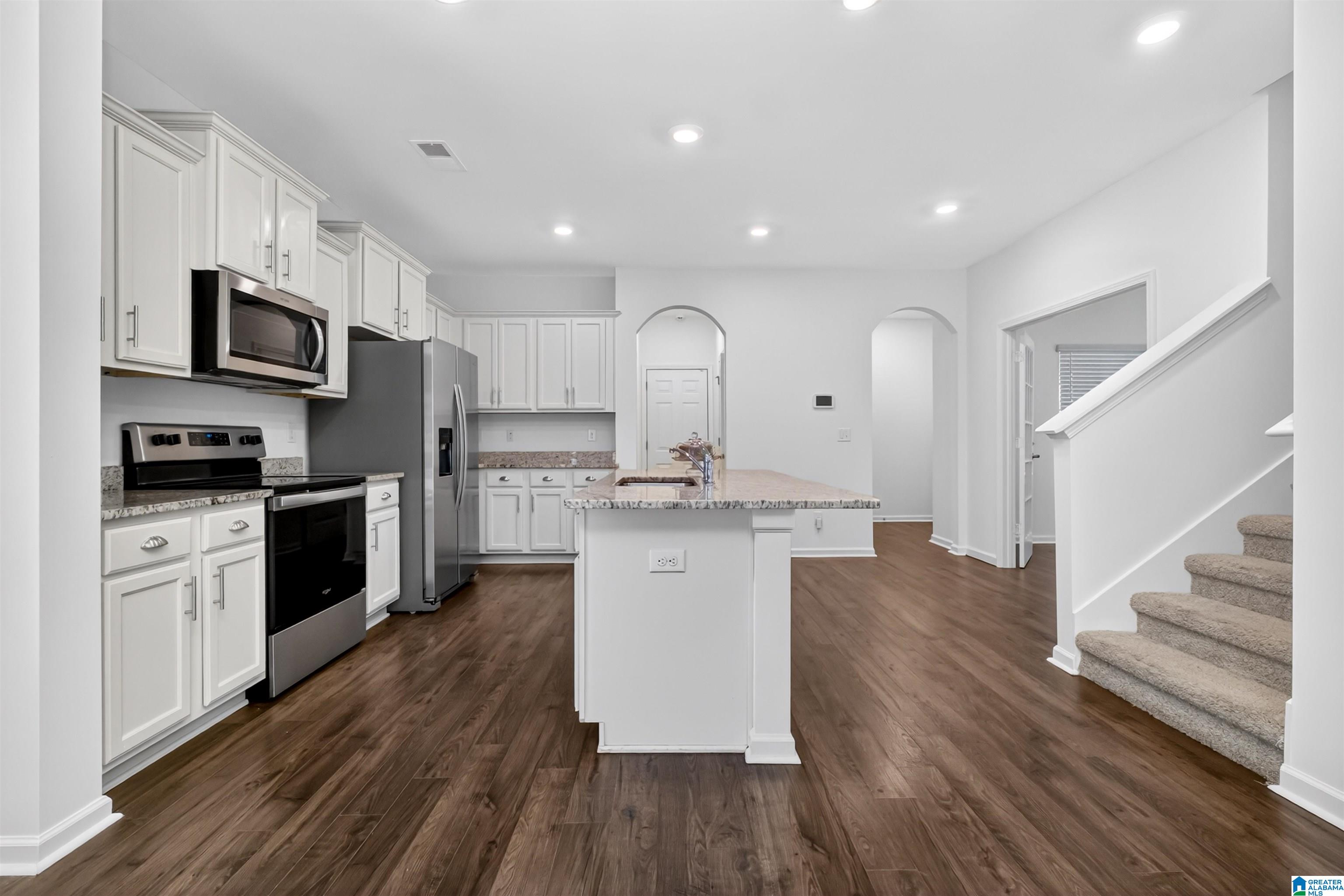 Photo 3 of Single family home for sale at 4817 Mountain Gap Dr, Bessemer, AL 35022 | MLS# 21455276 | Listing updated on 2026-09-14