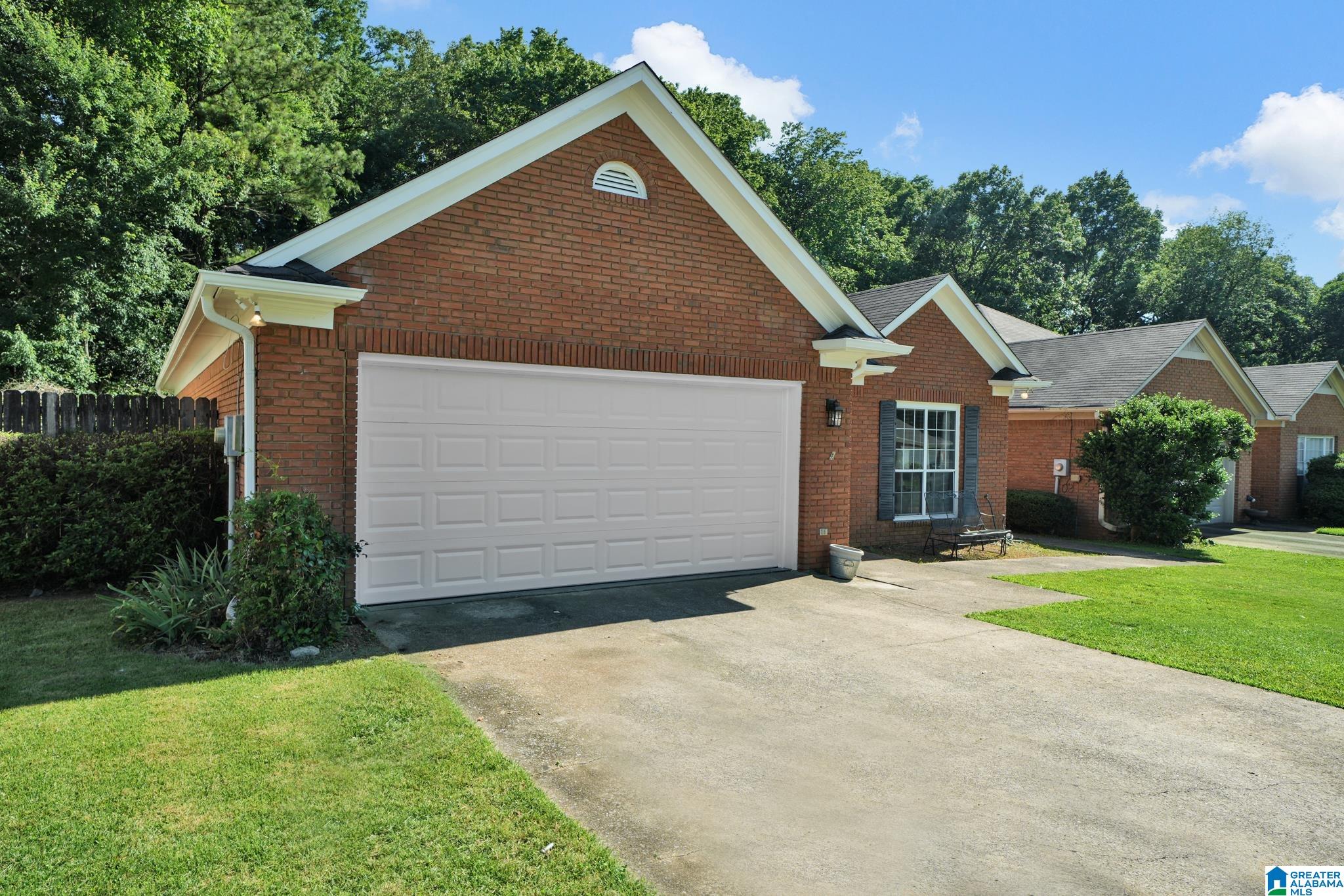 Photo 3 of Single family home for sale at 1077 Brookstone Ln, Birmingham, AL 35235 | MLS# 21455349 | Listing updated on 2026-08-19
