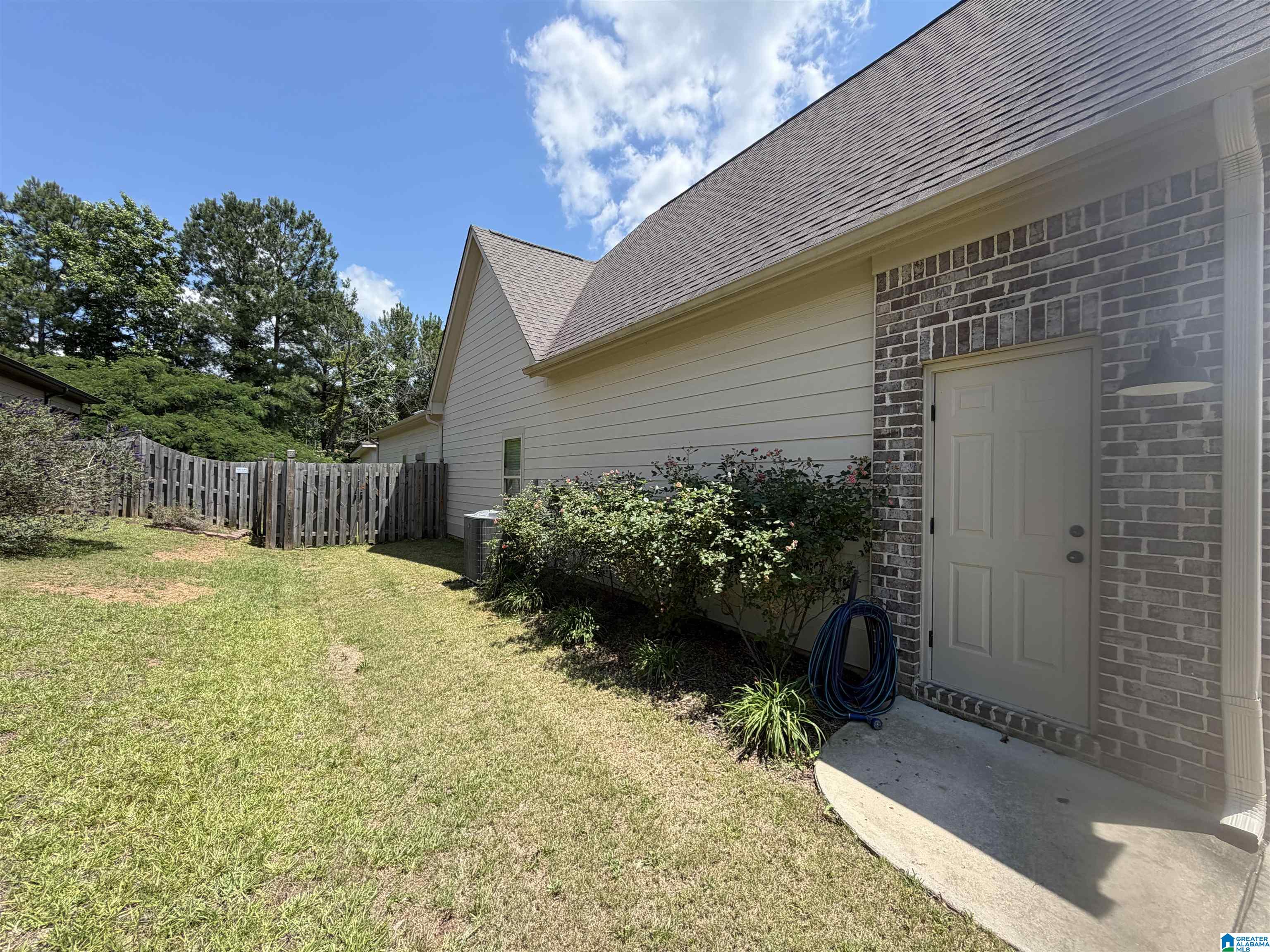 5th image of 1097 Garnet Dr, Calera, AL 35040 | MLS# 21455372