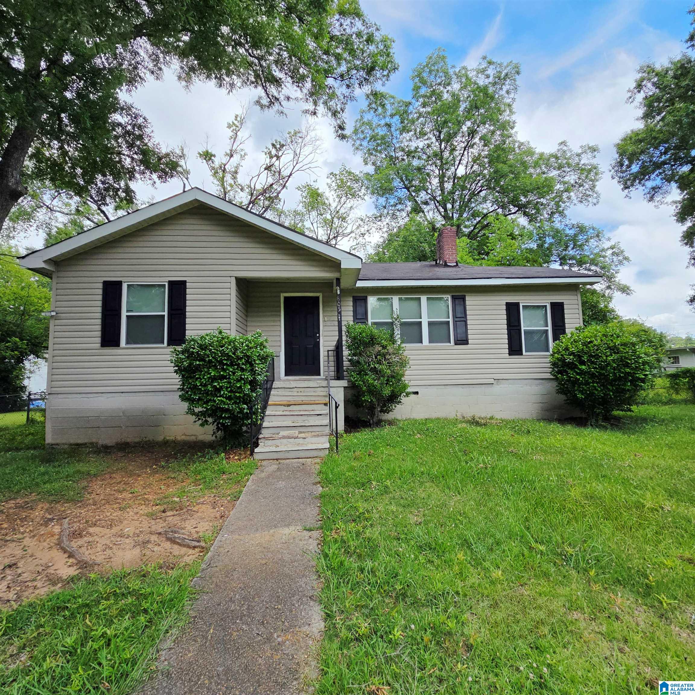 Photo 2 of Sale Pending at 805 Meadowbrook Dr, Birmingham, AL 35215 | MLS# 21455490 | Listing updated on 2026-09-11