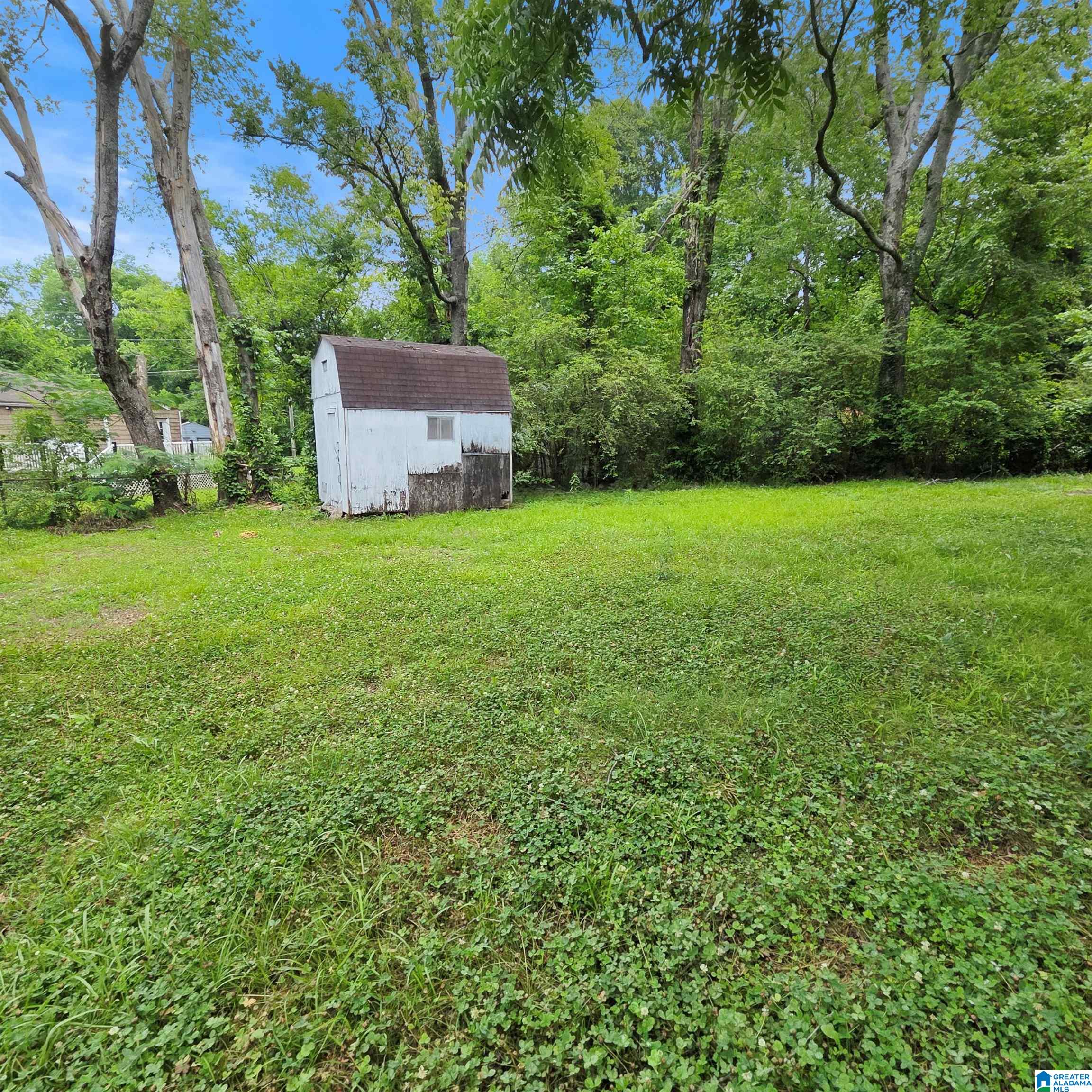 Photo 3 of Sale Pending at 805 Meadowbrook Dr, Birmingham, AL 35215 | MLS# 21455490 | Listing updated on 2026-09-11