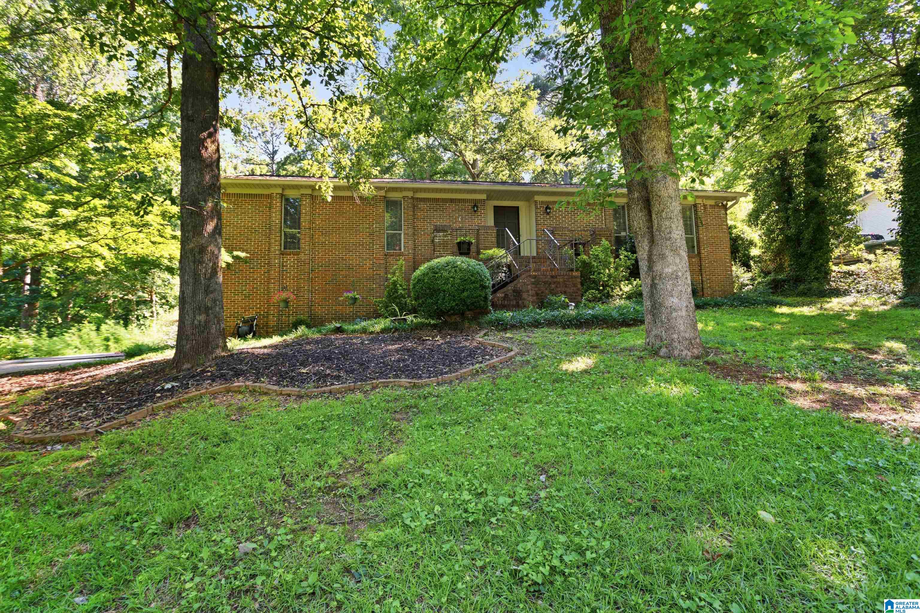 1st image of 105 Maple Street, Alabaster, AL 35114 | MLS# 21455522