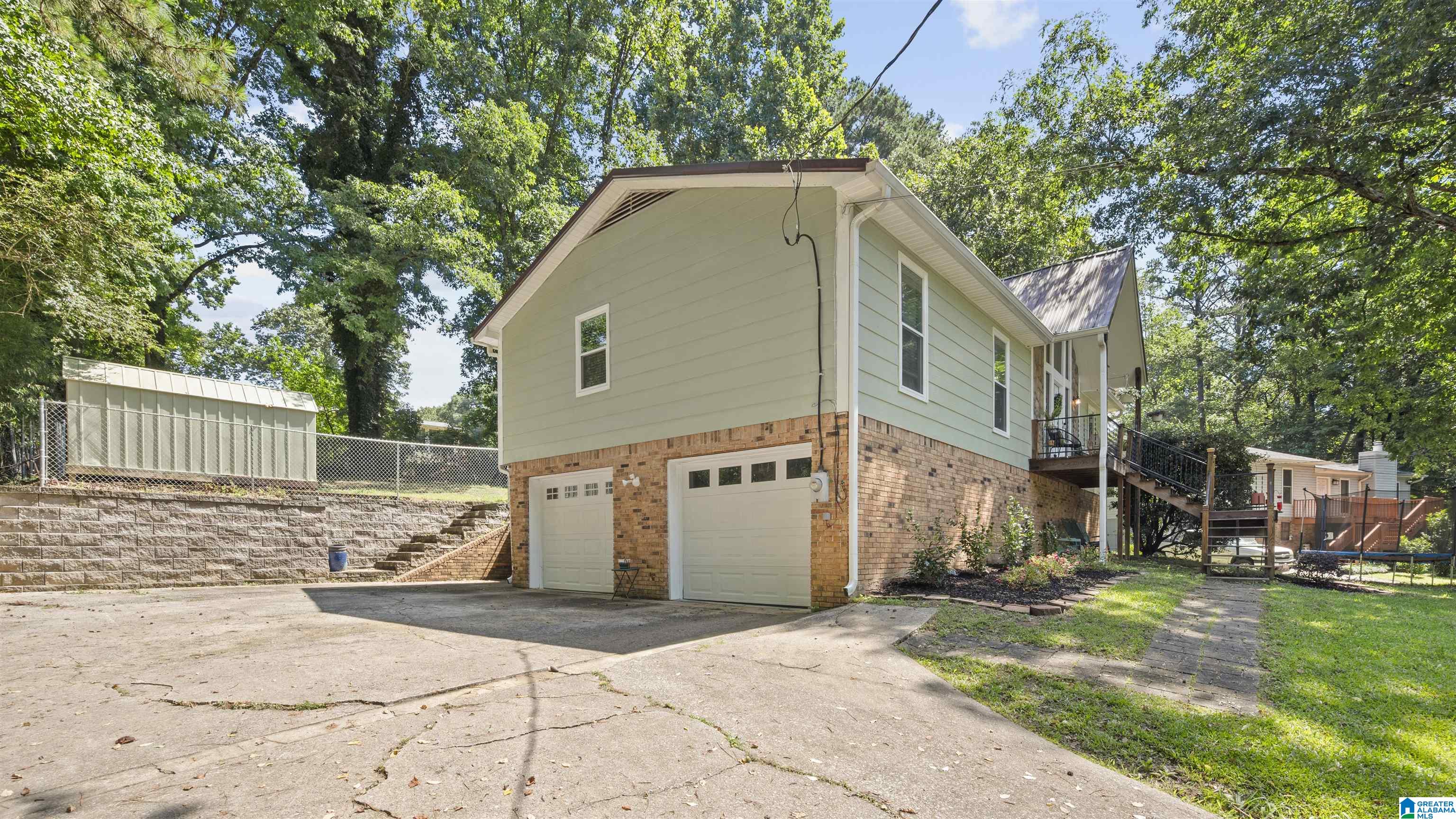Homes for sale in Trussville, AL | 109 Yvonne Circle, Trussville, AL 35173 | MLS# 21455539