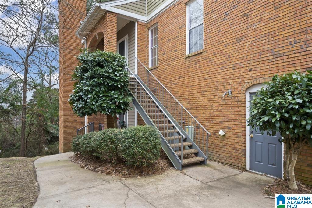 Homes for sale in Hoover, AL | 1965 Waterford Pl #1965, Hoover, AL 35244 | MLS# 21455574