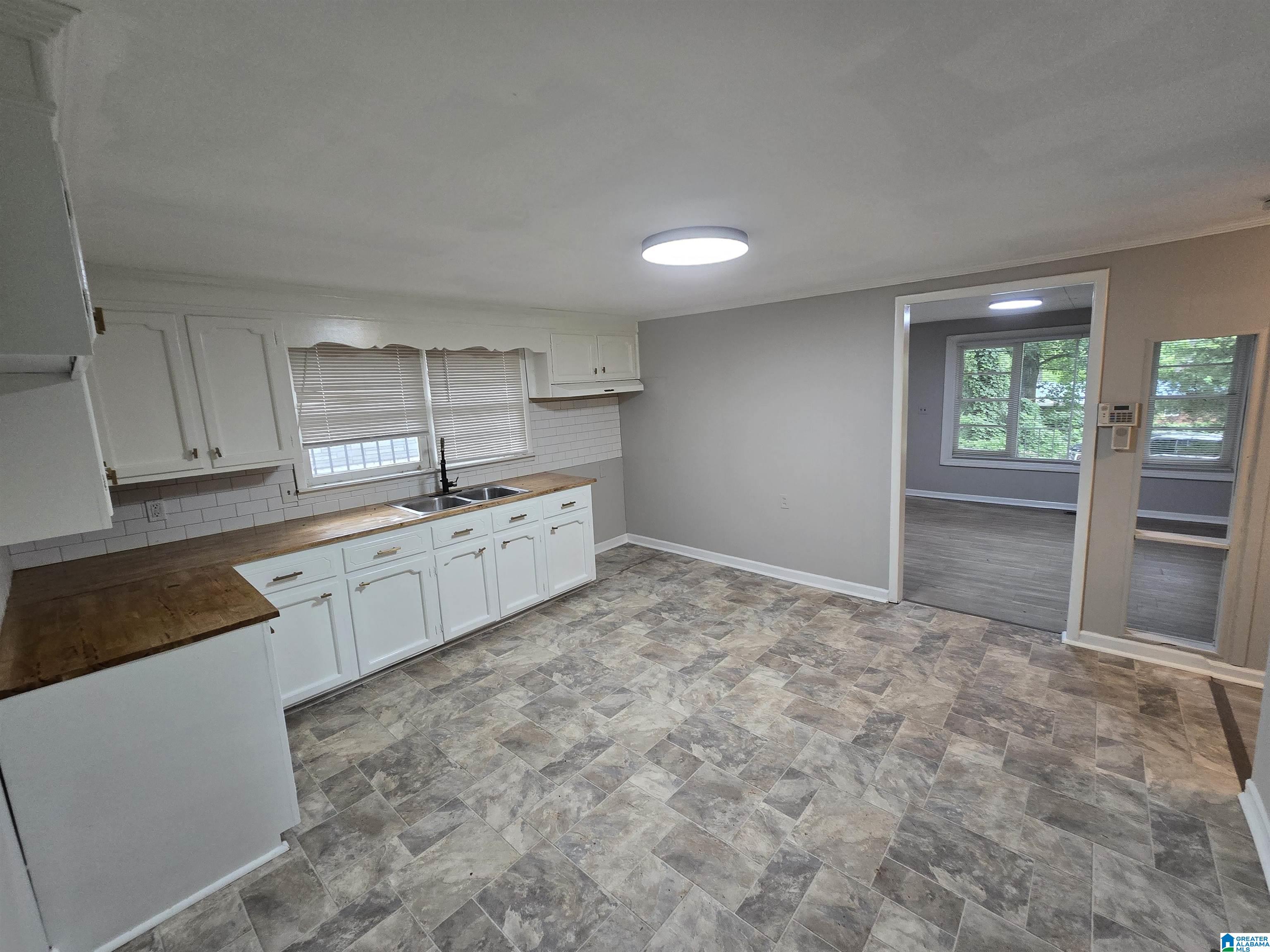 Photo 4 of Single family home for sale at 1713 Courtney Ave, Bessemer, AL 35020 | MLS# 21455578 | Listing updated on 2026-09-01