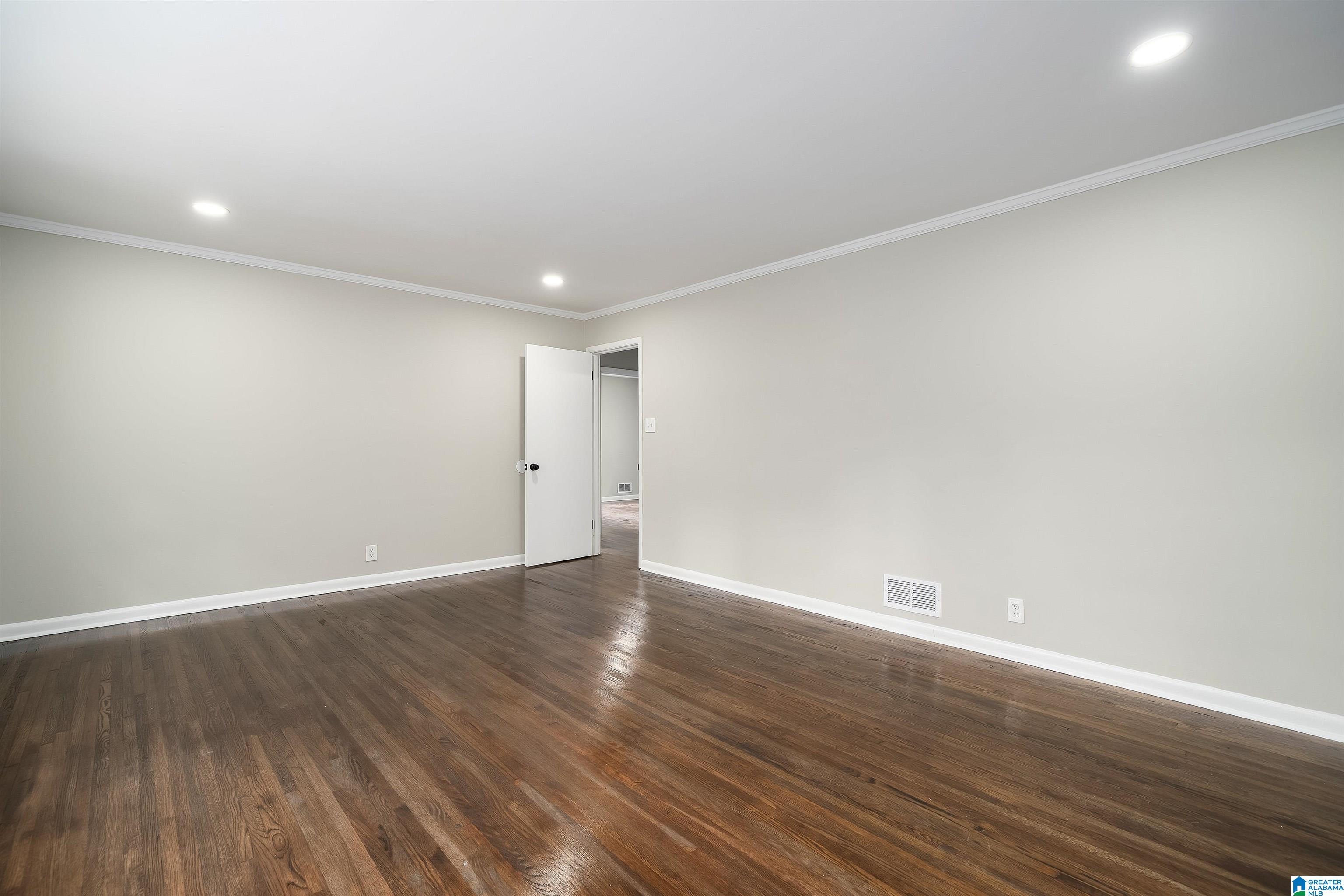 Photo 4 of Single family home for sale at 1404 Five Mile Rd, Birmingham, AL 35215 | MLS# 21455591 | Listing updated on 2026-08-30