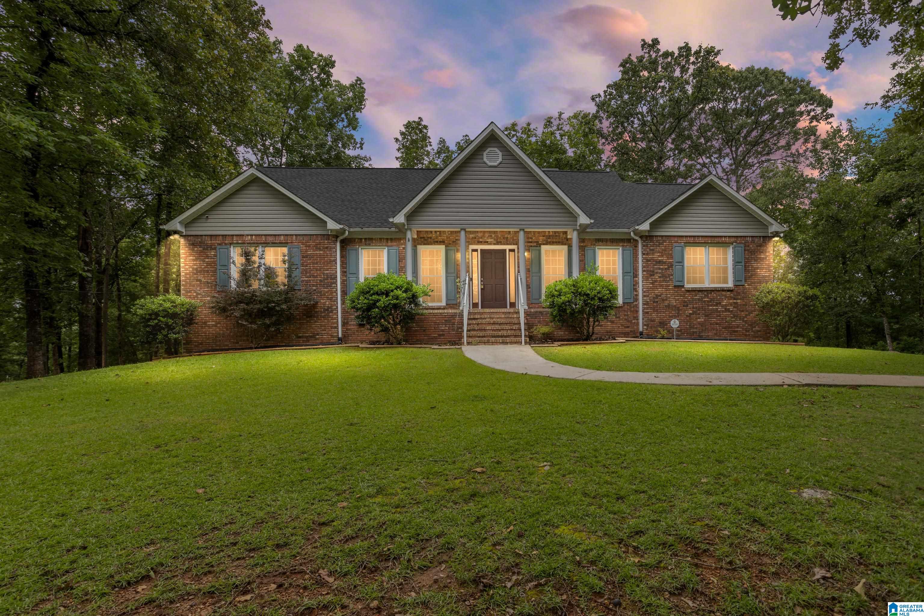 1st image of 205 Chestnut Circle, Alabaster, AL 35007 | MLS# 21455619
