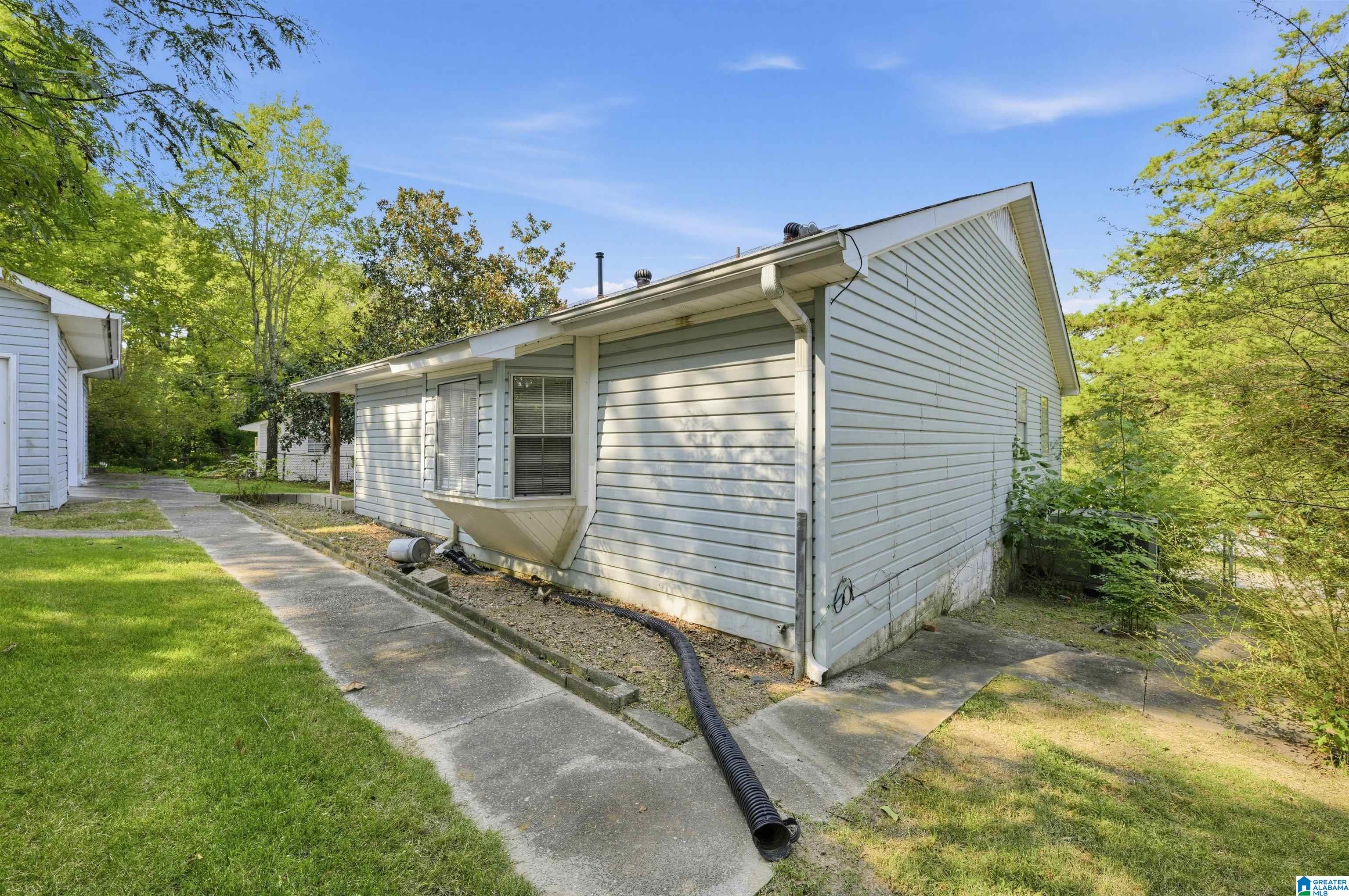Photo 3 of Single family home for sale at 1657 4th Place NW, Center Point, AL 35215 | MLS# 21455621 | Listing updated on 2026-09-25