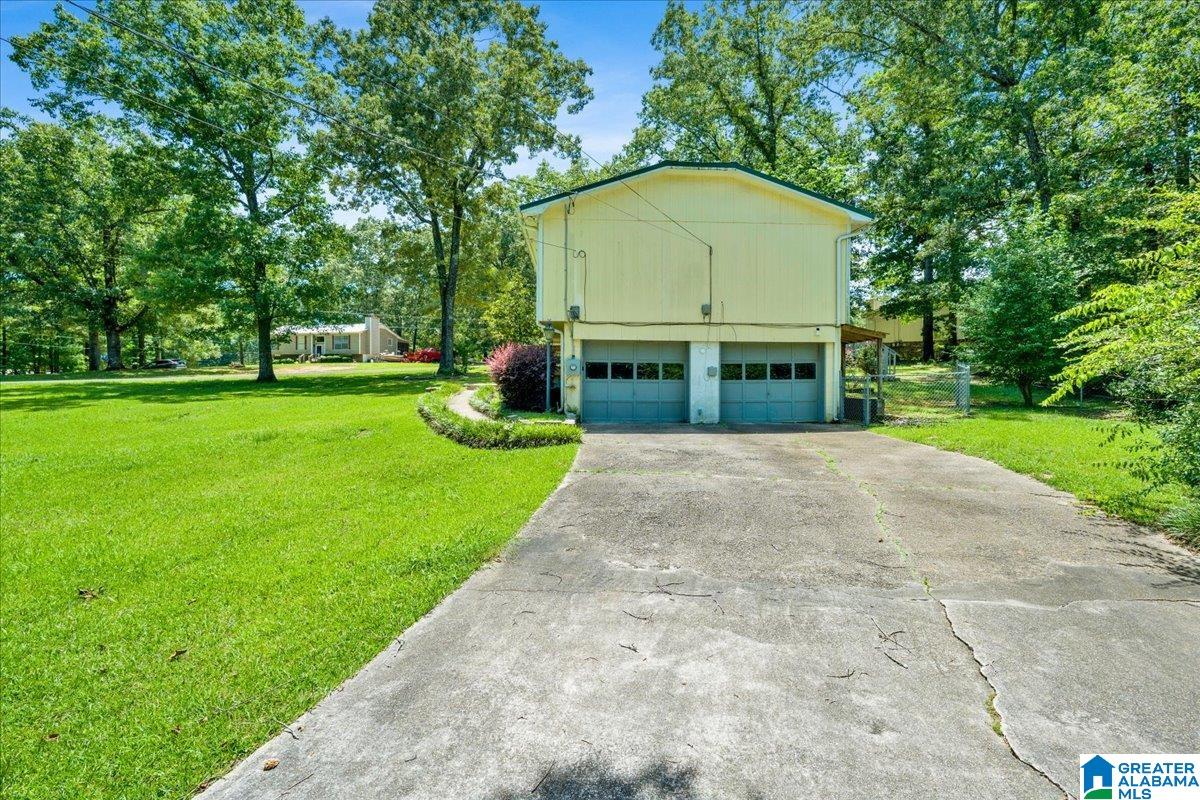 Photo 3 of Single family home for sale at 2048 White Post Rd, Bessemer, AL 35023 | MLS# 21455634 | Listing updated on 2026-06-12