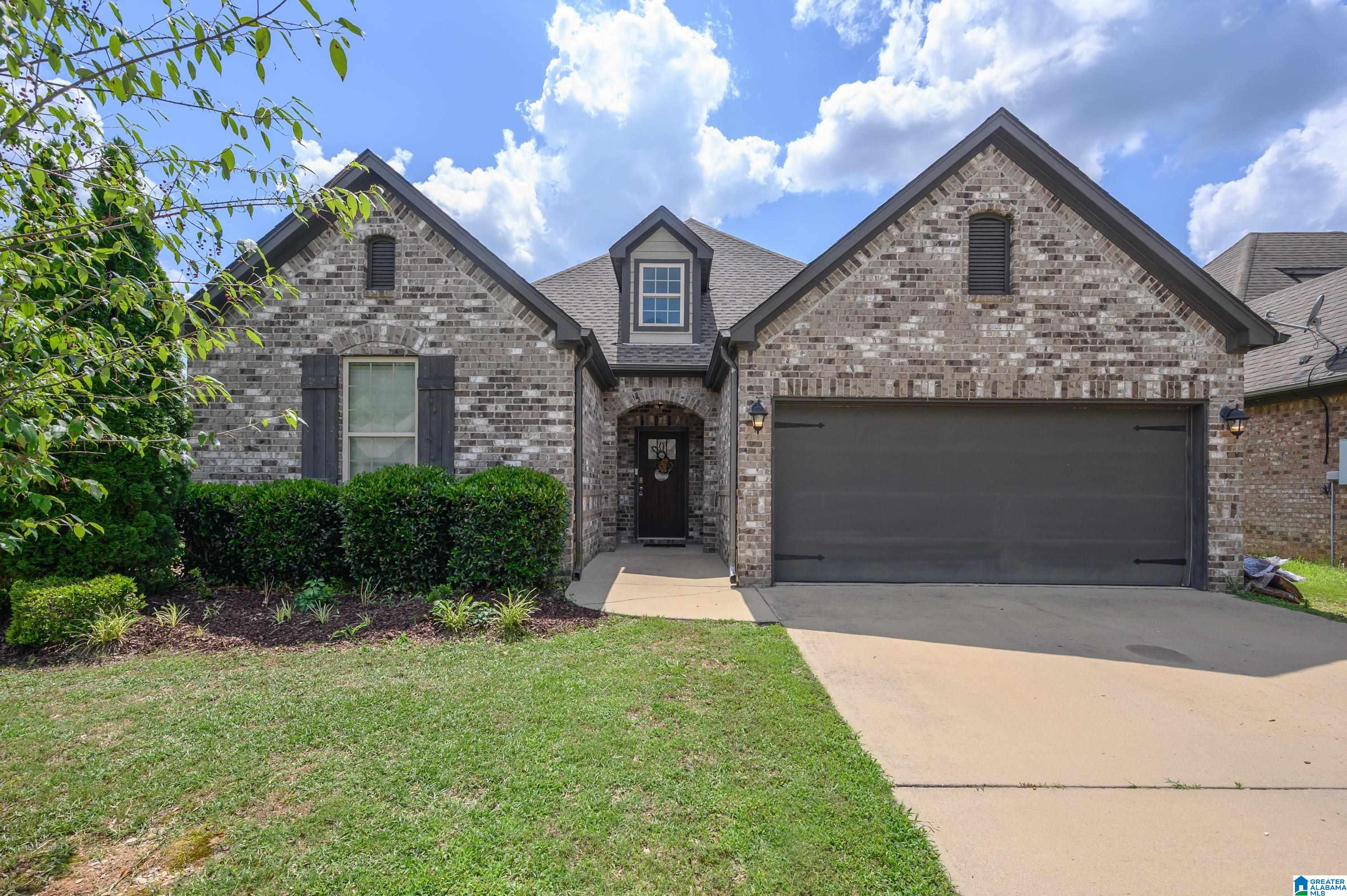 Photo 1 of Single family home for sale at 1045 Pine Valley Dr, Calera, AL 35040 | MLS# 21455688 | Listing updated on 2026-09-11