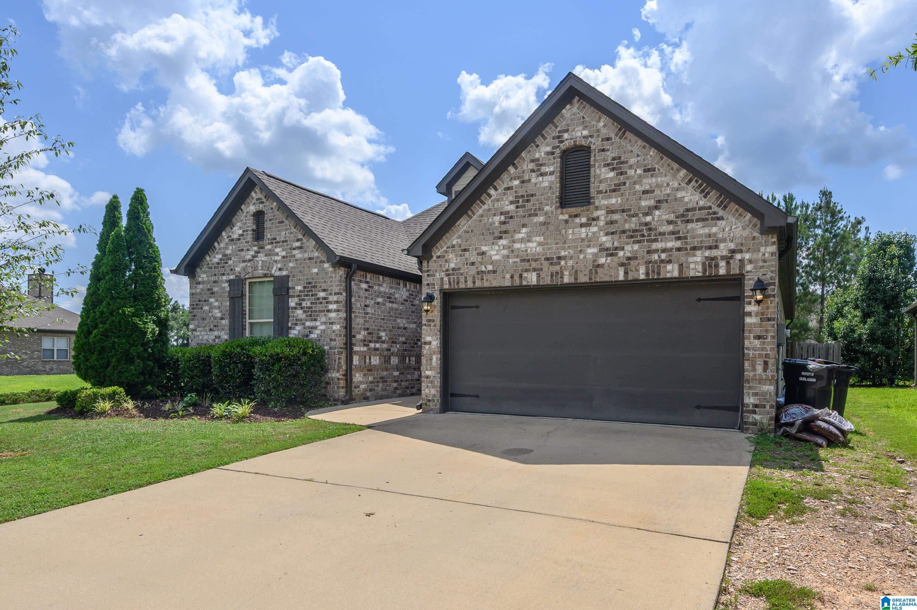Photo 2 of Single family home for sale at 1045 Pine Valley Dr, Calera, AL 35040 | MLS# 21455688 | Listing updated on 2026-09-11