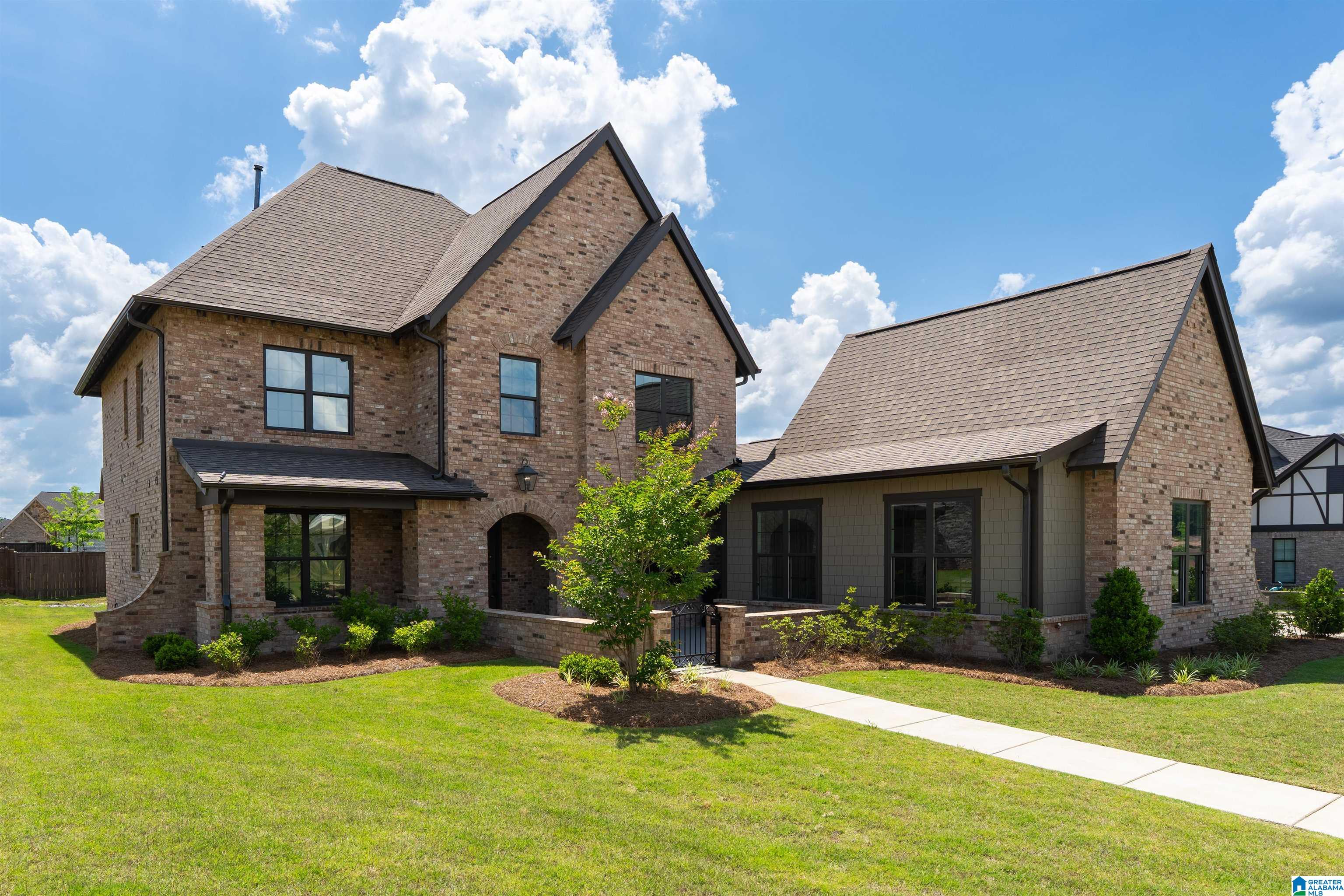 Photo 1 of Single family home for sale at 3024 Blackridge S Blvd, Hoover, AL 35244 | MLS# 21455724 | Listing updated on 2026-10-19