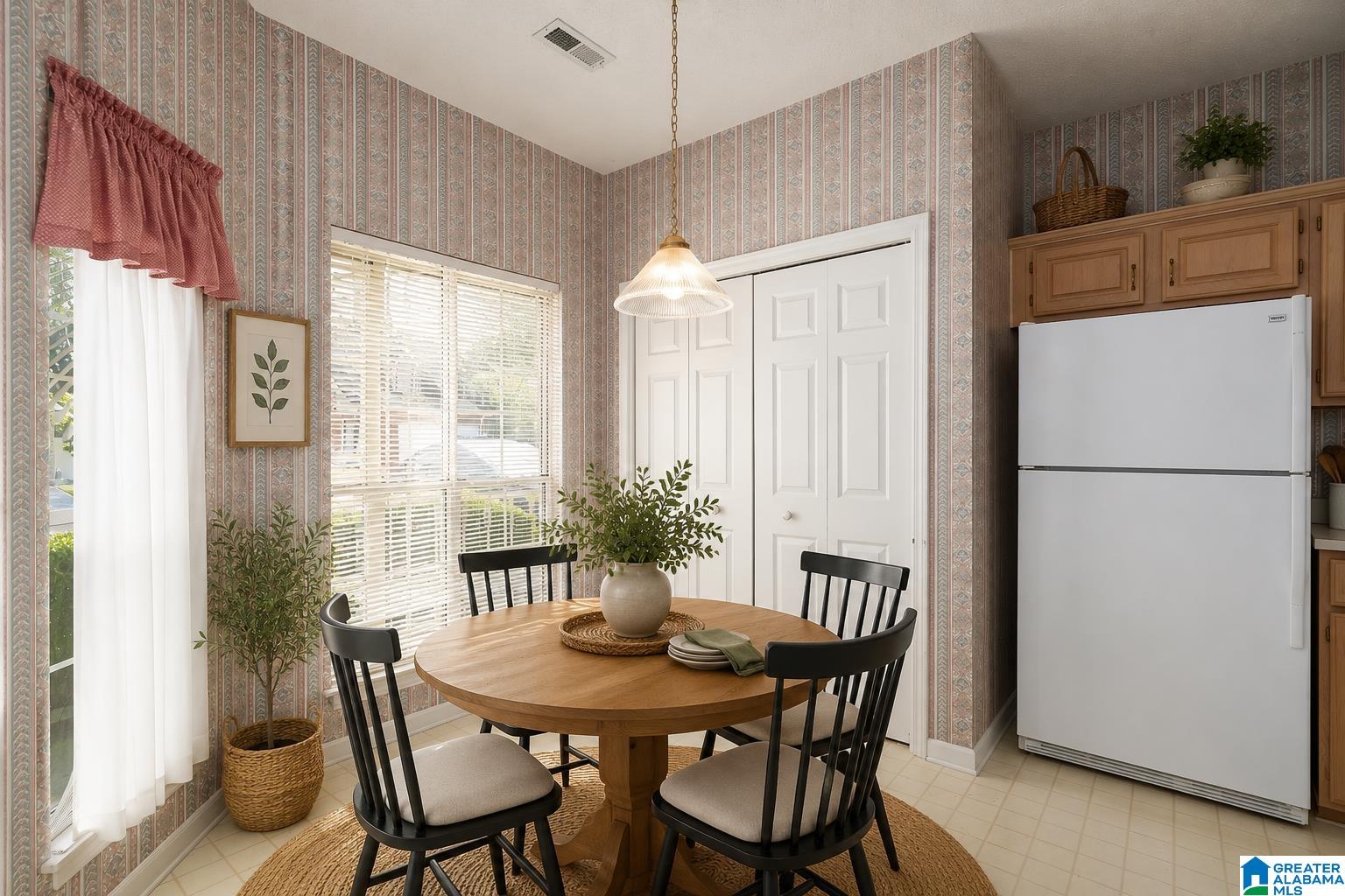 4th image of 4026 Saddle Run Circle, Pelham, AL 35124 | MLS# 21455778
