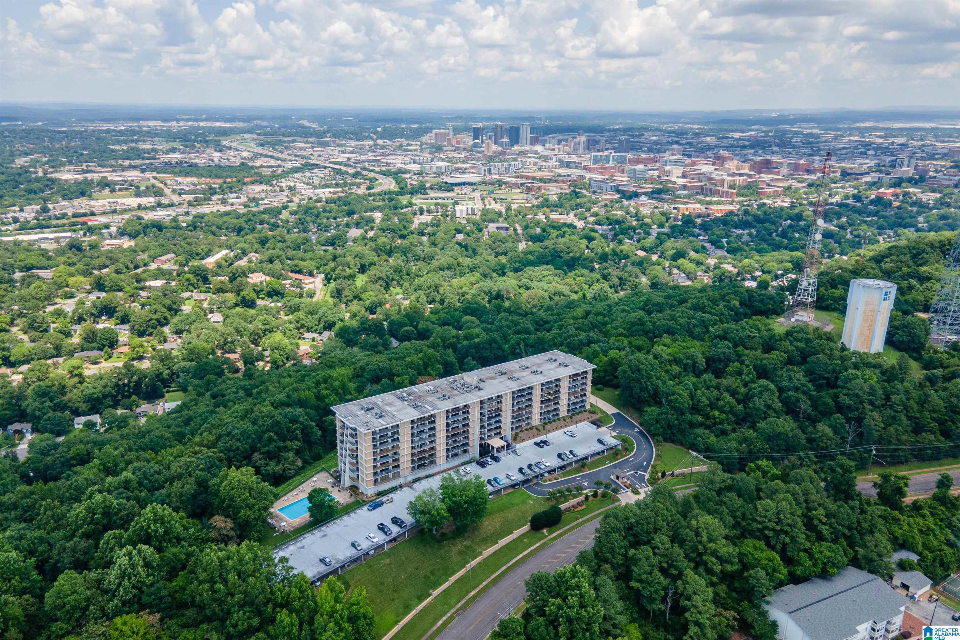 Homes for sale in Homewood, AL | 1300 Beacon Parkway E #712, Homewood, AL 35209 | MLS# 21455854