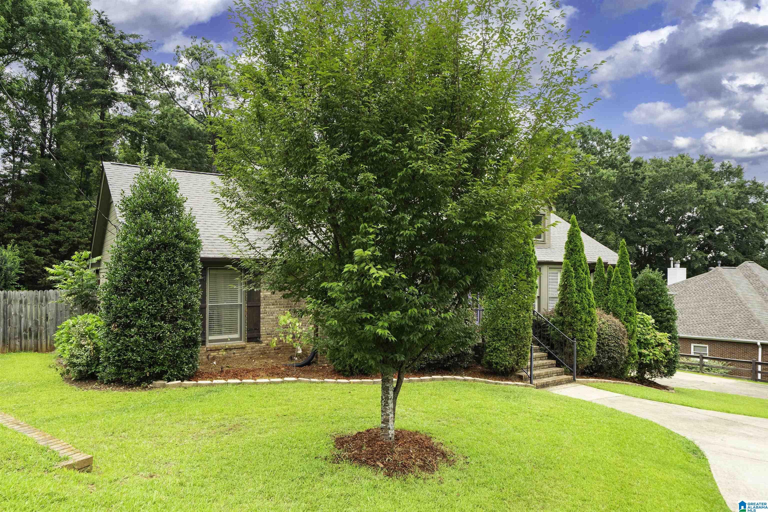 3rd image of 303 Bradford Circle, Trussville, AL 35173 | MLS# 21455857