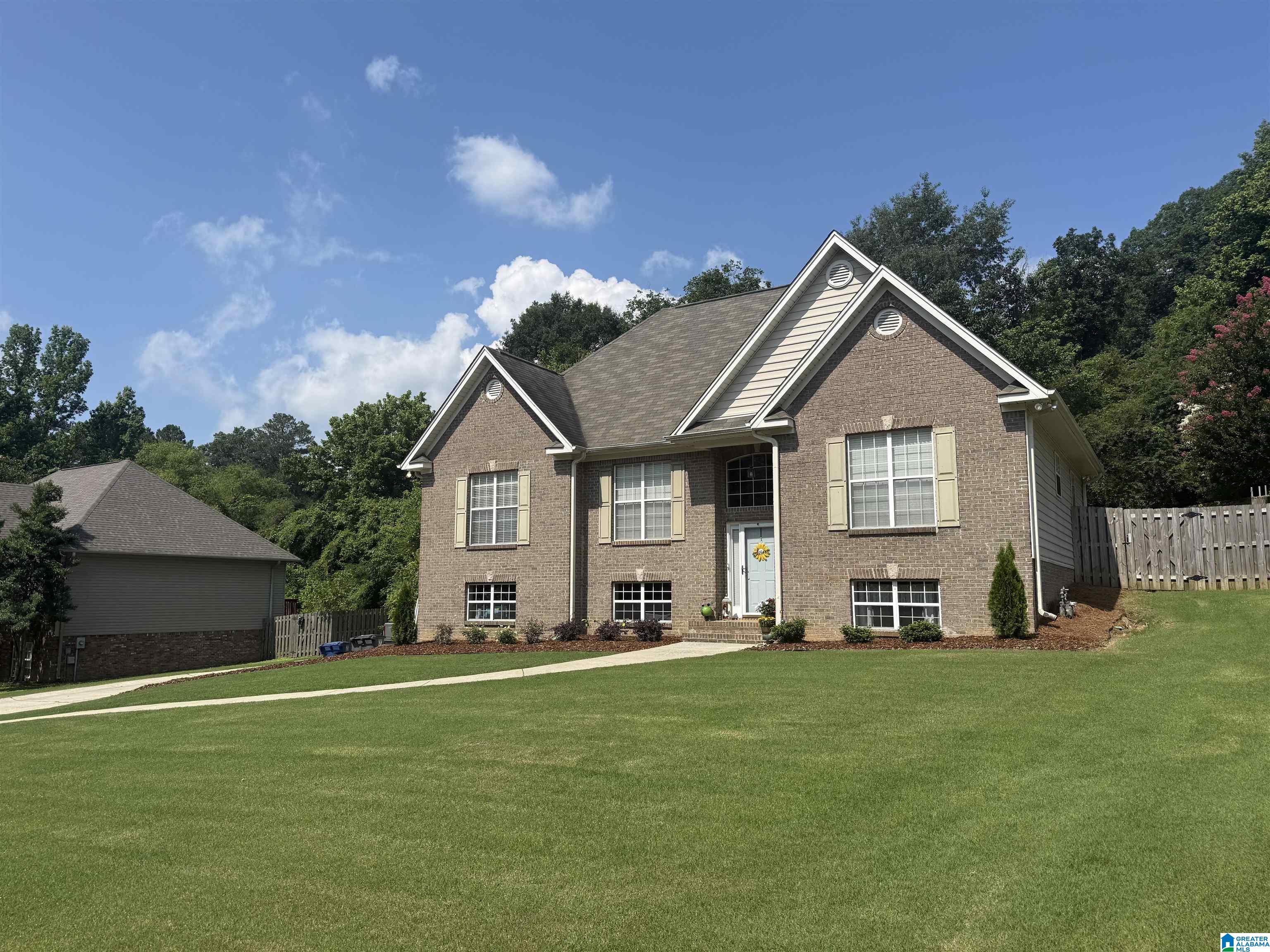 Homes for sale in Trussville, AL | 3108 Cahaba Park Dr, Trussville, AL 35173 | MLS# 21455859
