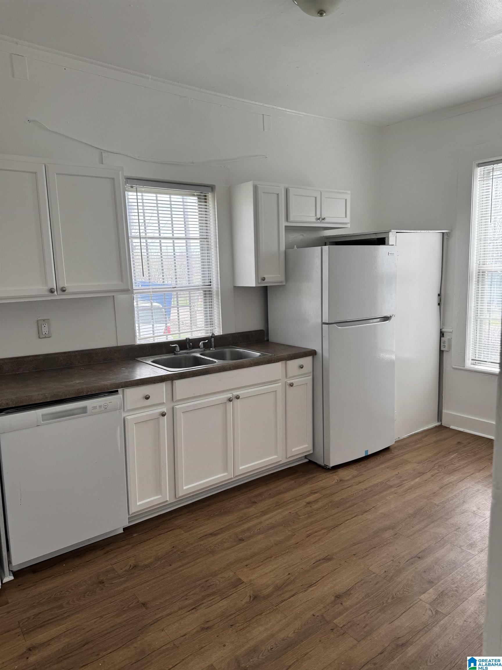 Photo 2 of Single family home for sale at 809 4th Street W, Birmingham, AL 35204 | MLS# 21455932 | Listing updated on 2026-07-10