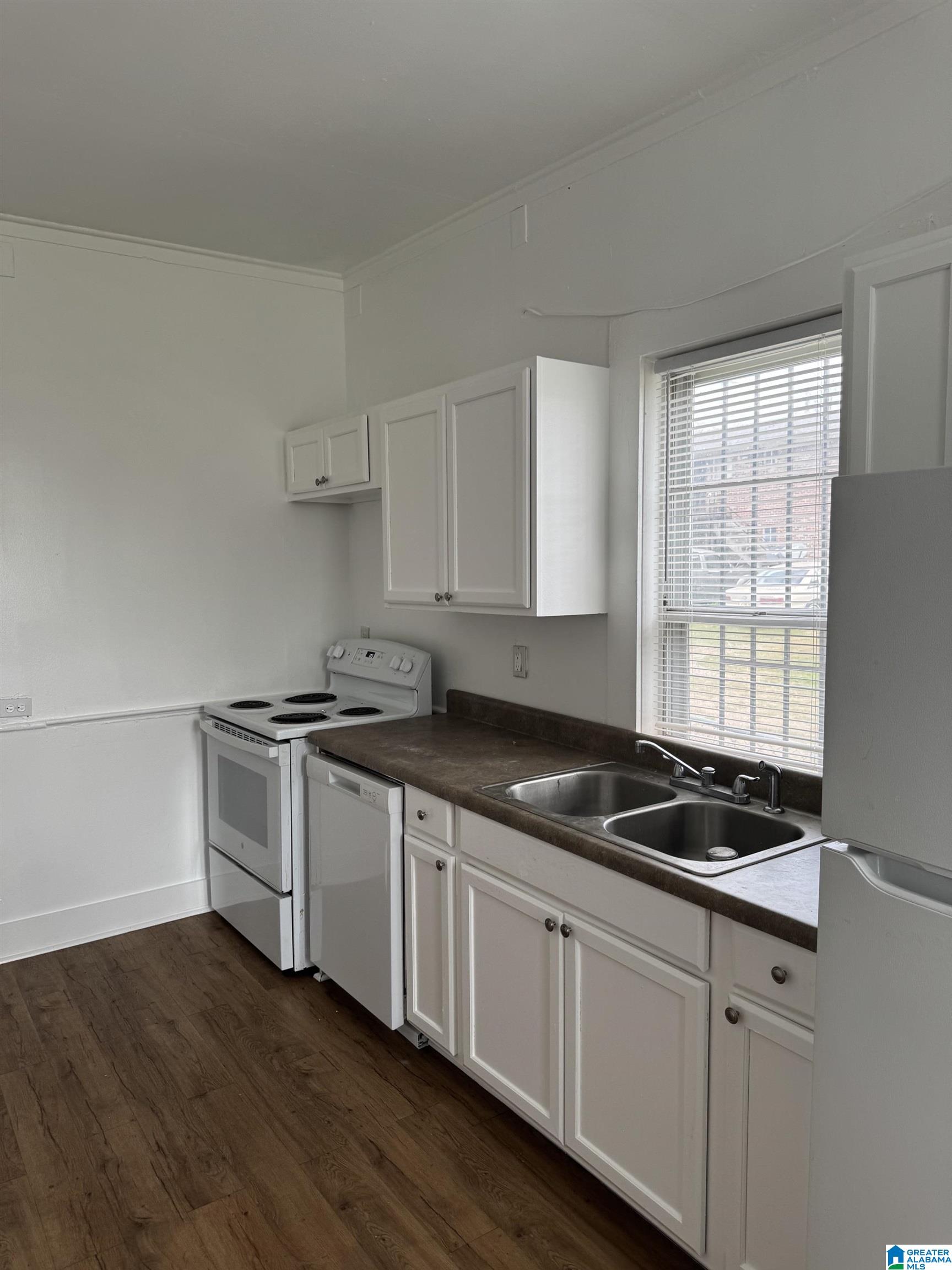 Photo 3 of Single family home for sale at 809 4th Street W, Birmingham, AL 35204 | MLS# 21455932 | Listing updated on 2026-07-10