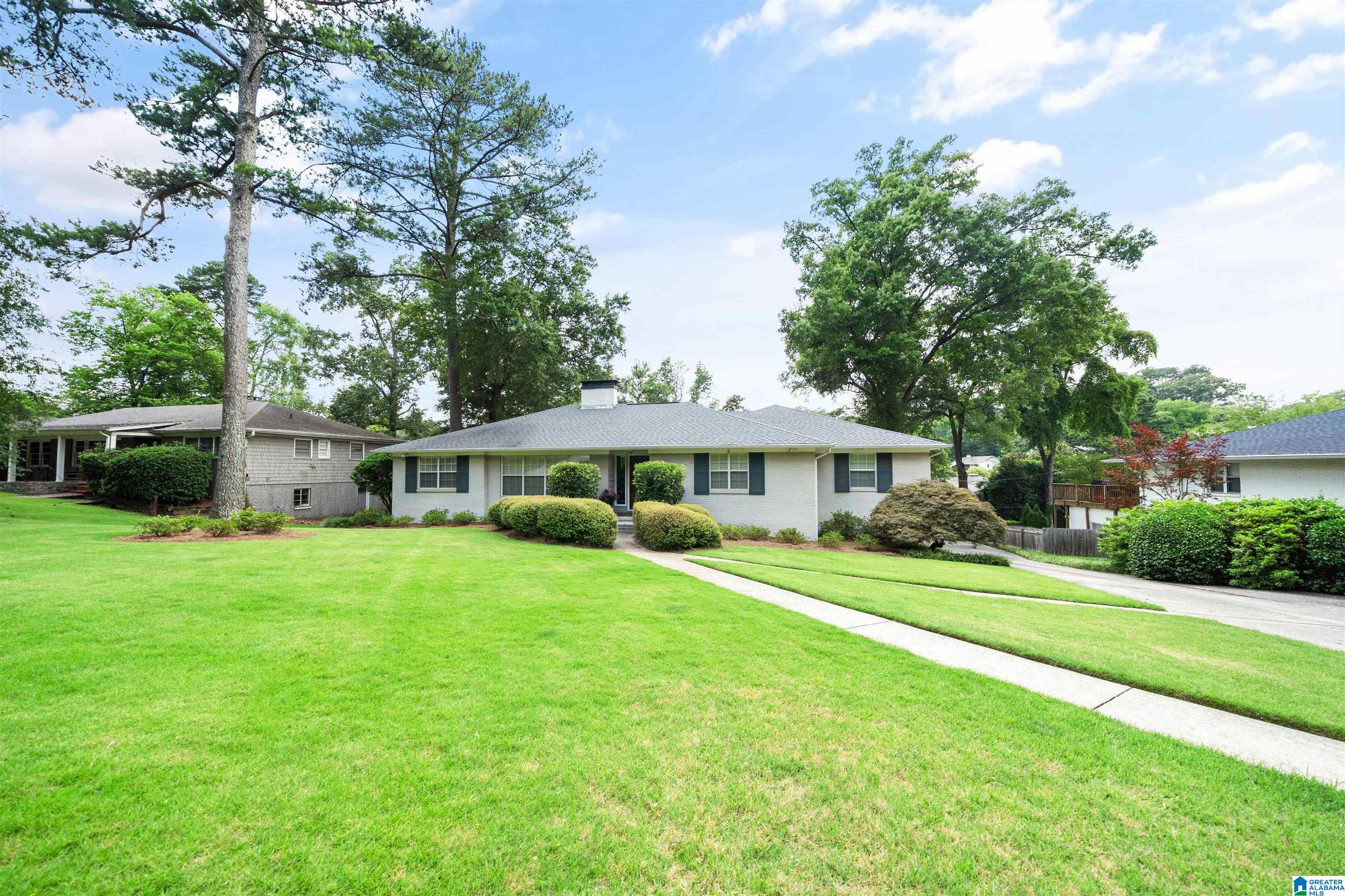 Homes for sale in Mountain Brk, AL | 116 Montevallo Lane, Mountain Brk, AL 35213 | MLS# 21455936