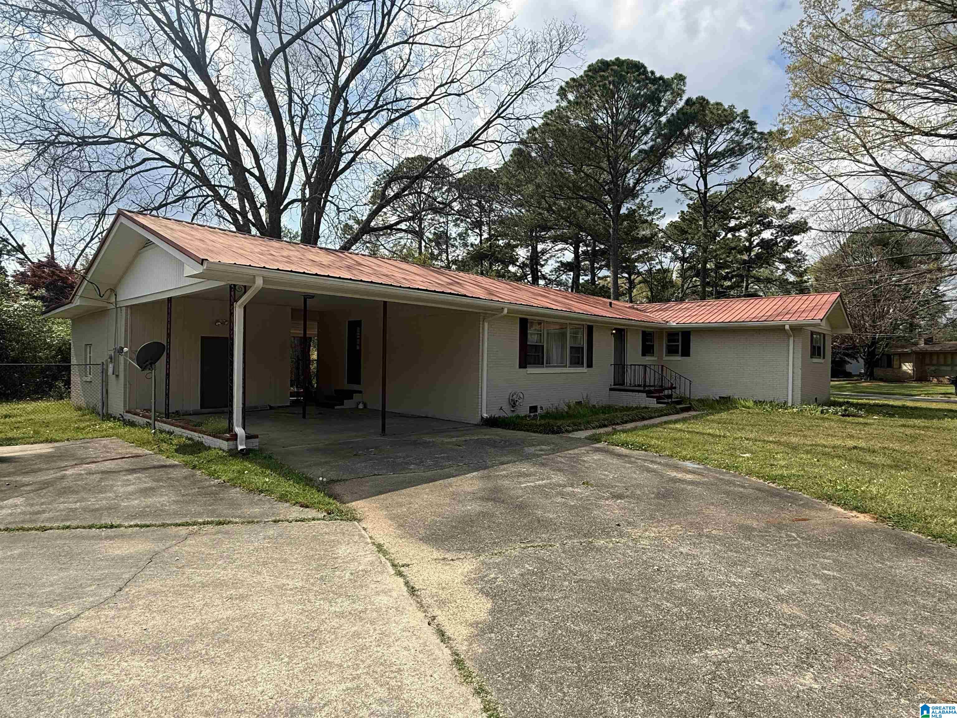 Photo 2 of Single family home for sale at 976 N Martinwood Dr, Birmingham, AL 35235 | MLS# 21455964 | Listing updated on 2026-06-30