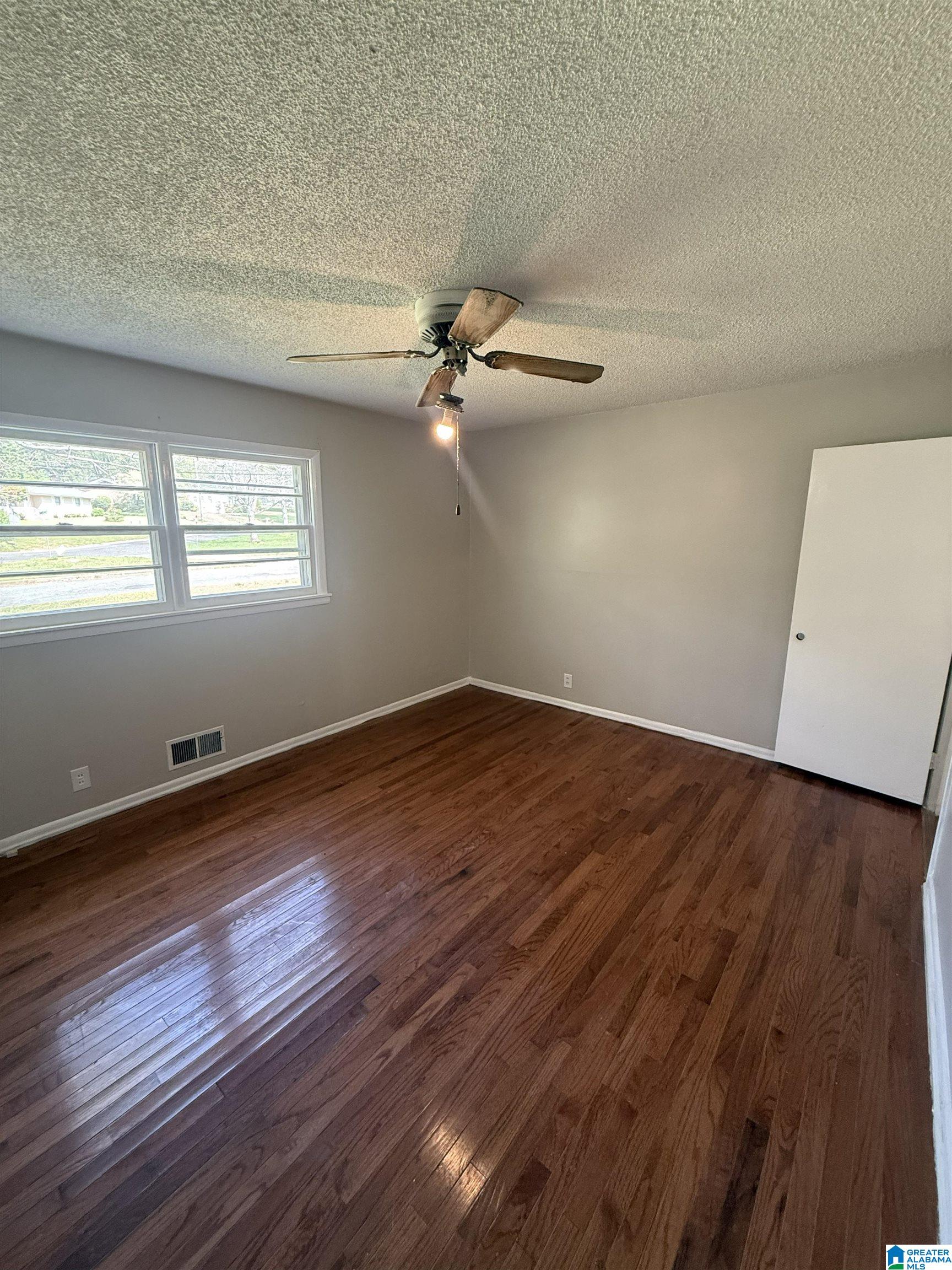 Photo 3 of Single family home for sale at 976 N Martinwood Dr, Birmingham, AL 35235 | MLS# 21455964 | Listing updated on 2026-06-30