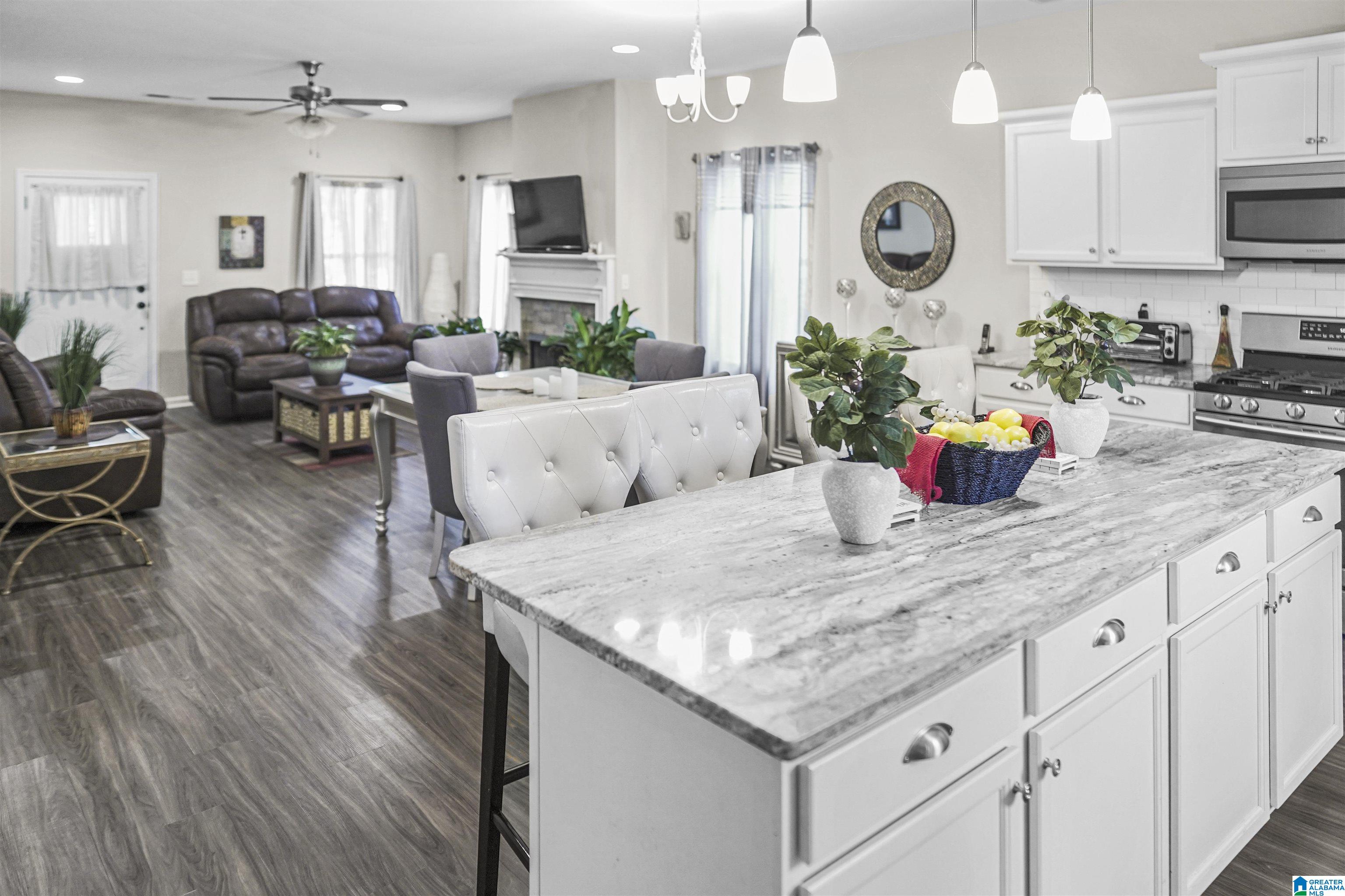Photo 3 of Single family home for sale at 709 Shelby Farms Pl, Alabaster, AL 35007 | MLS# 21456074 | Listing updated on 2026-08-03