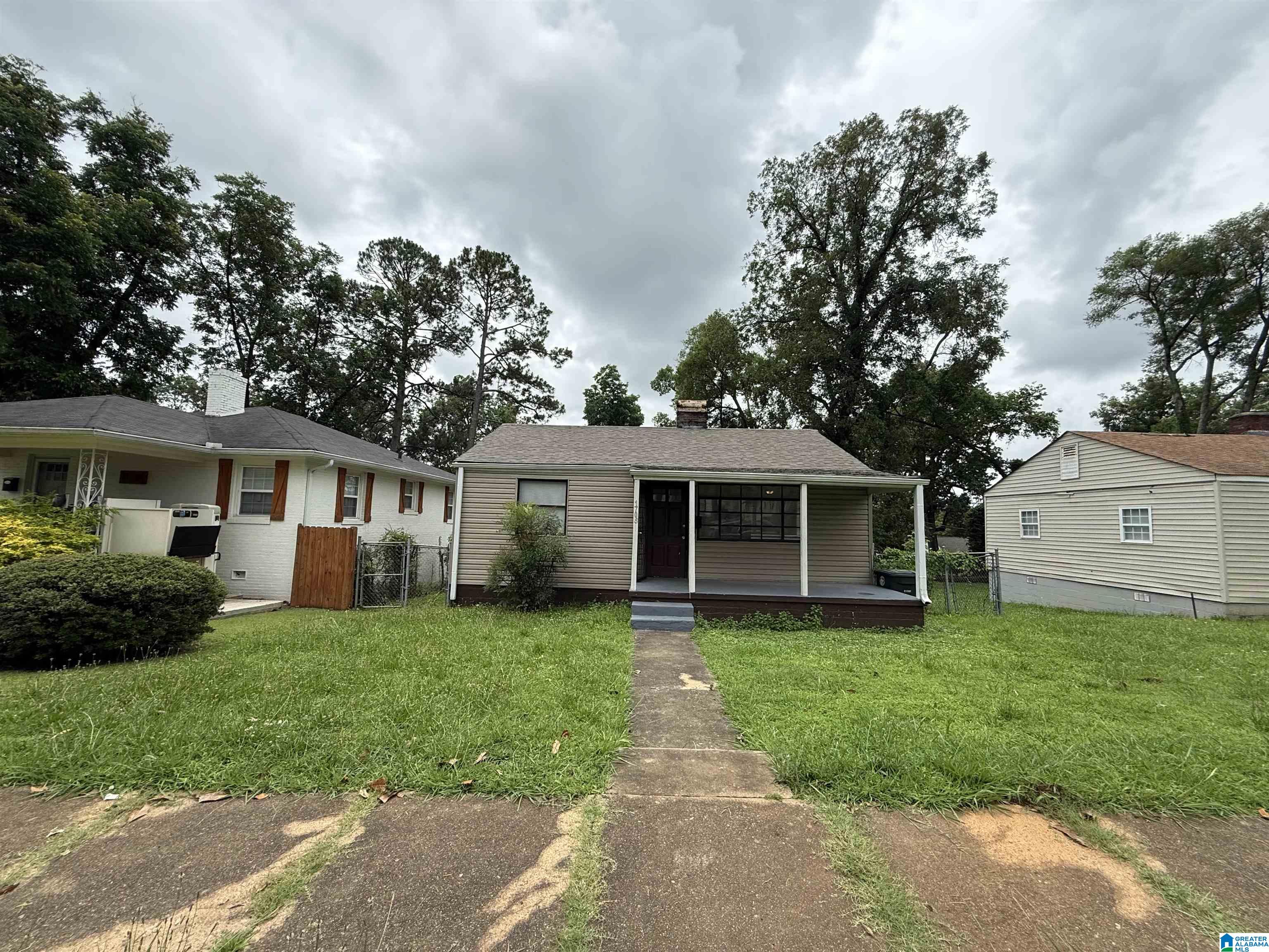 Photo 3 of Single family home for sale at 1705 2nd Court W, Birmingham, AL 35208 | MLS# 21456156 | Listing updated on 2026-07-28