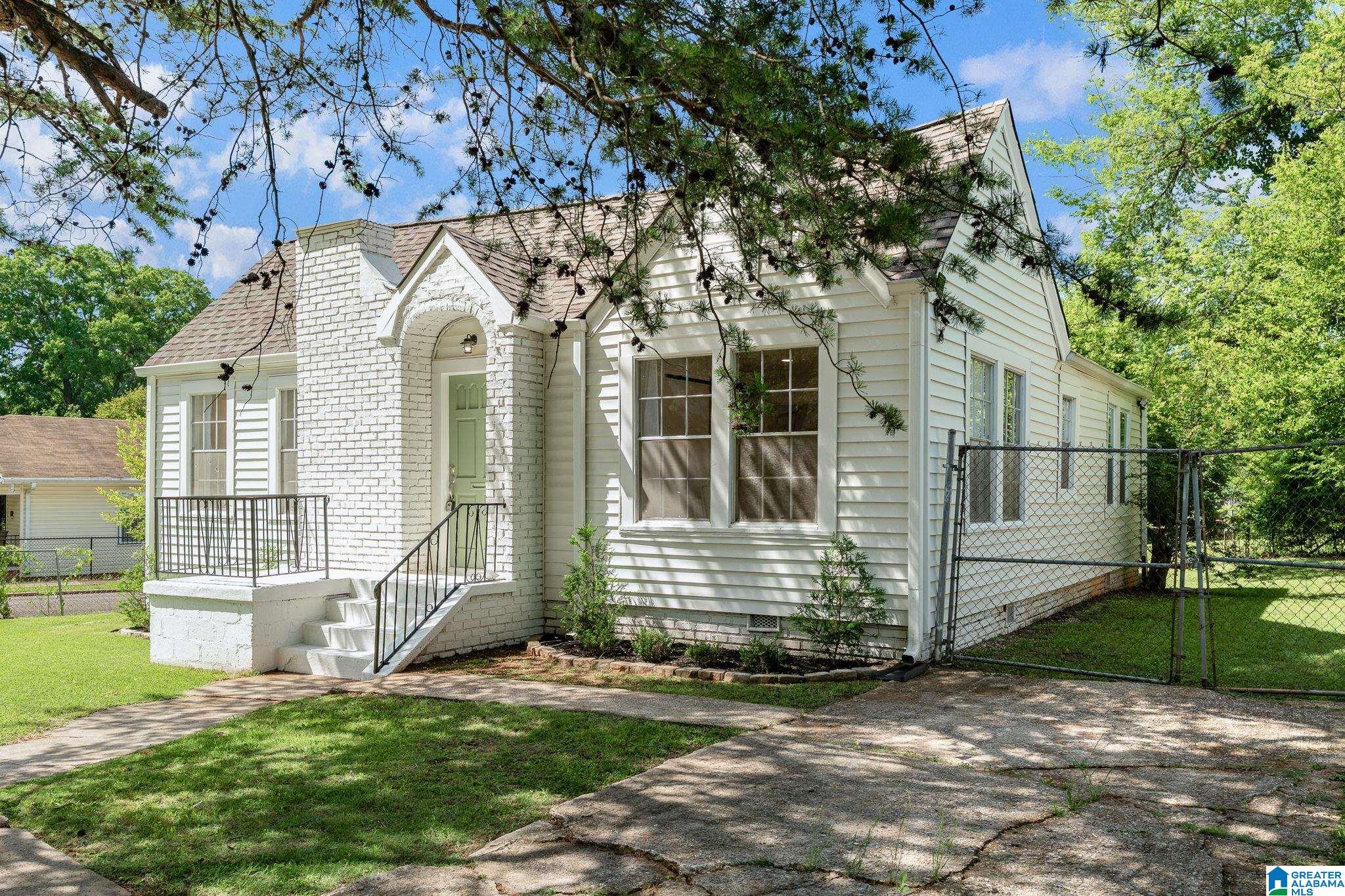 Homes for sale in Birmingham, AL | 1130 16th Street Sw, Birmingham, AL 35211 | MLS# 21456231