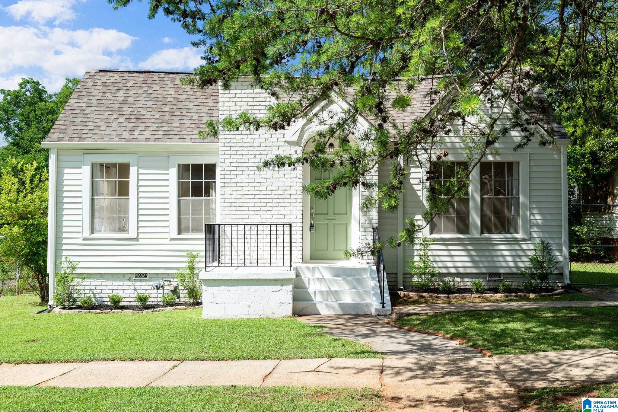 Homes for sale in Birmingham, AL | 1130 16th Street Sw, Birmingham, AL 35211 | MLS# 21456231