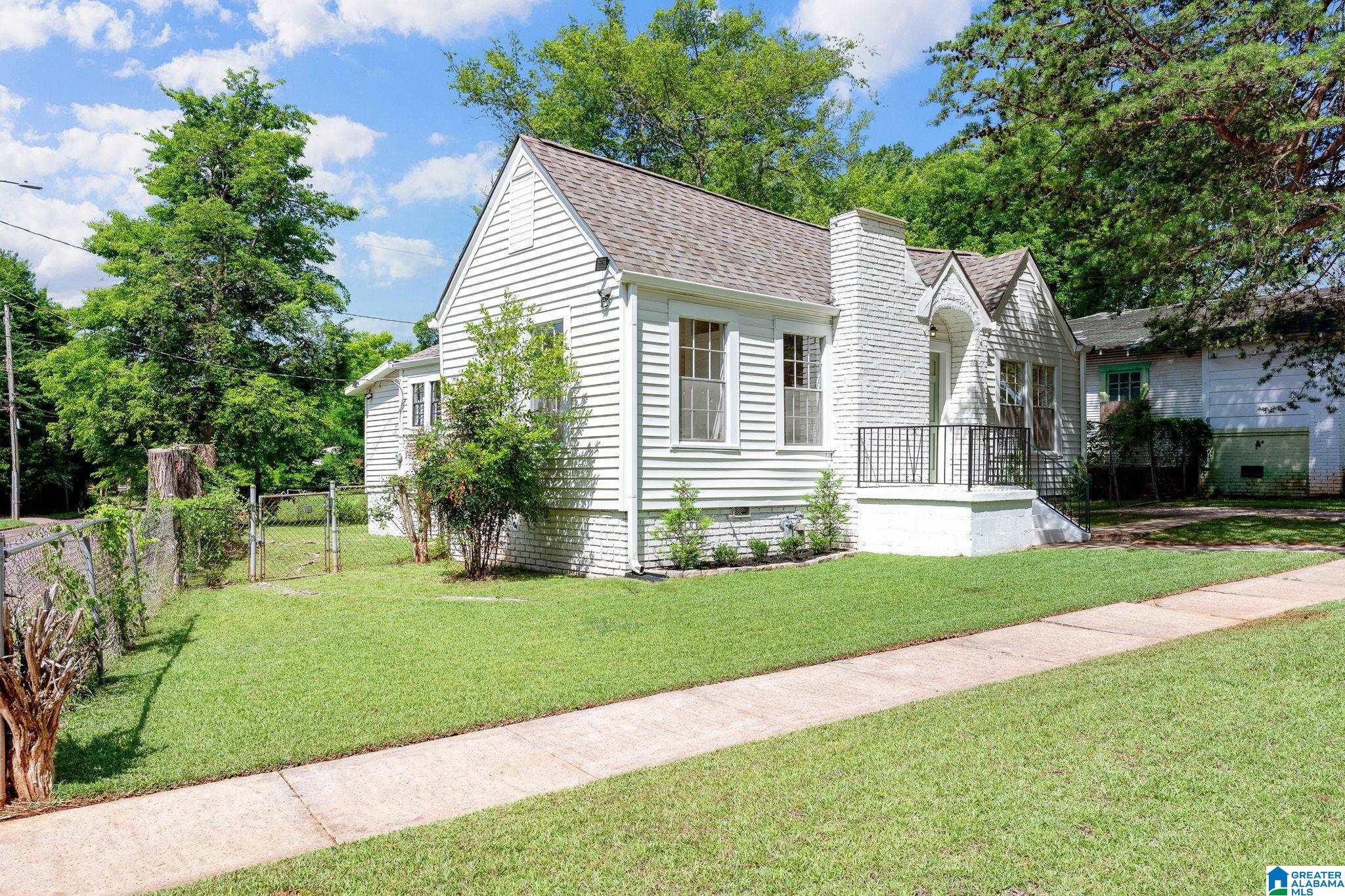Homes for sale in Birmingham, AL | 1130 16Th Street Sw, Birmingham, AL 35211 | MLS# 21456231
