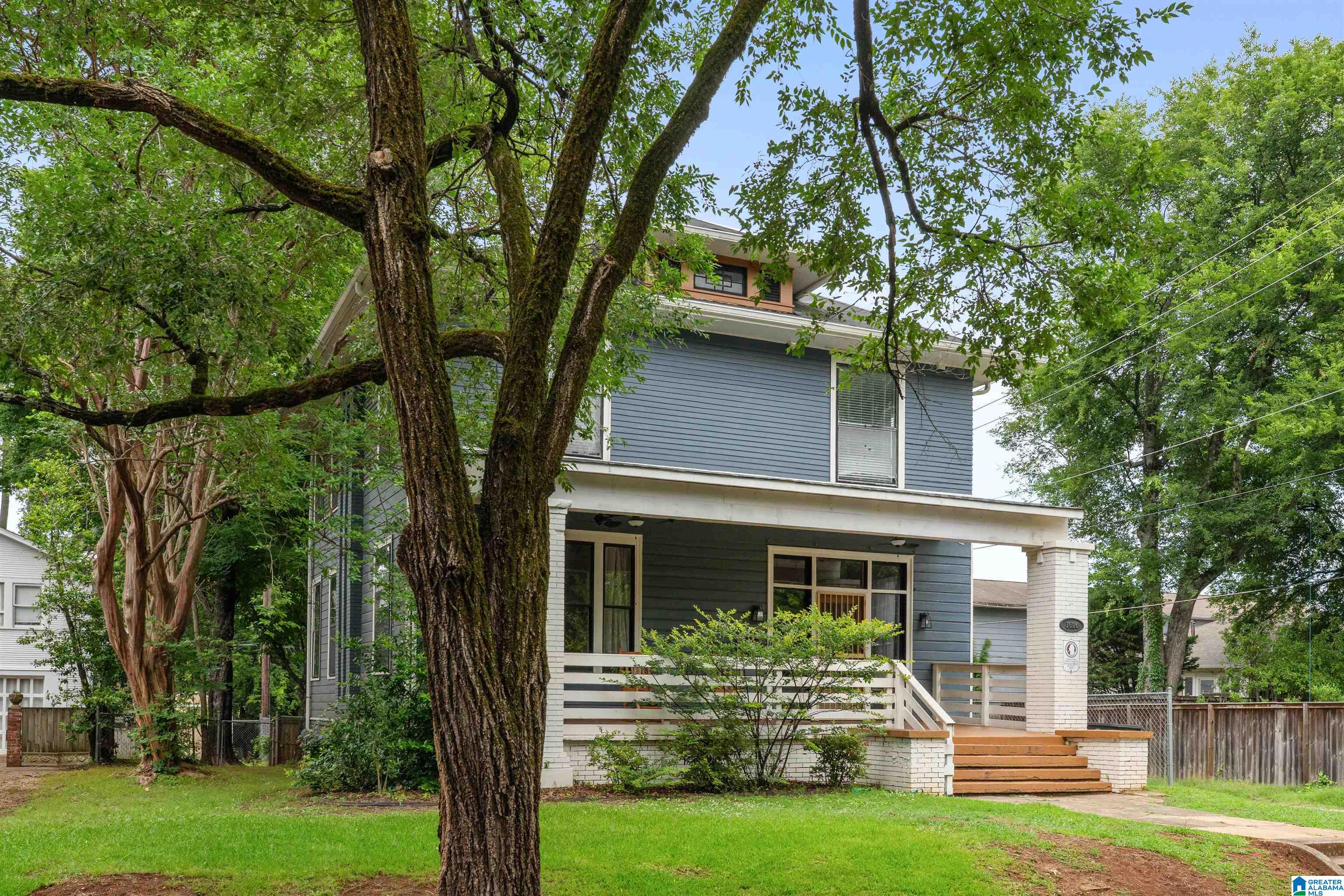 Photo 3 of Sale Pending at 1606 Cullom St S, Birmingham, AL 35205 | MLS# 21456240 | Listing updated on 2026-06-20
