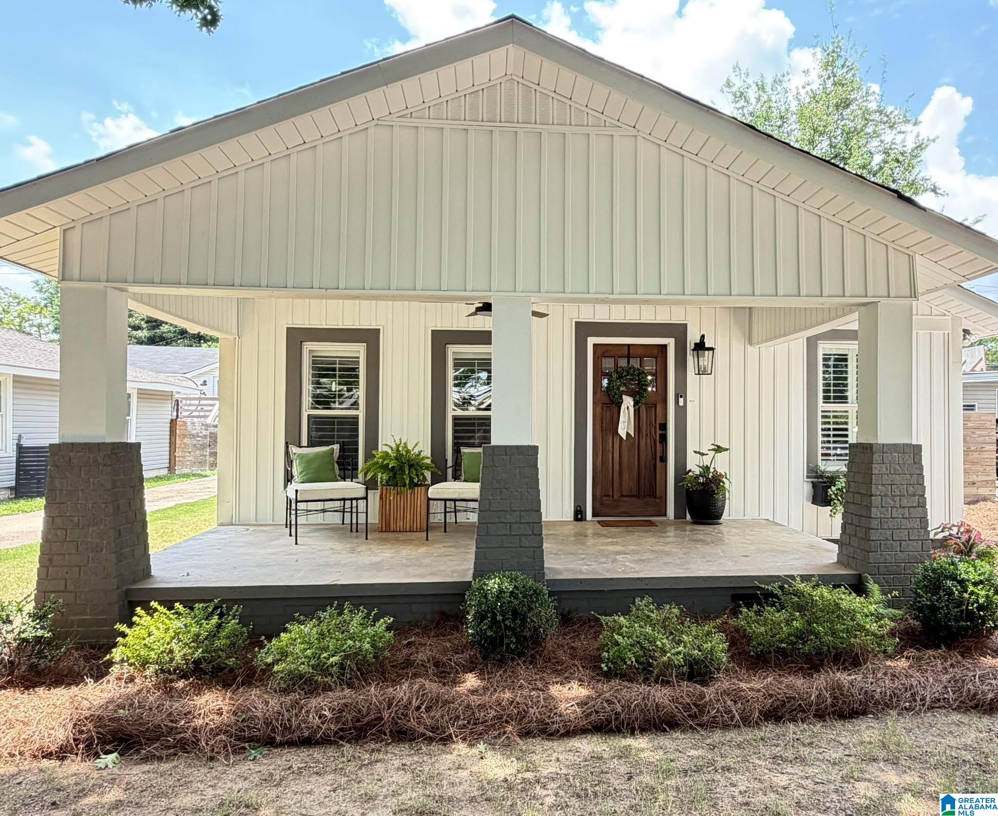 1st image of 7807 Parkway Dr, Leeds, AL 35094 | MLS# 21456296