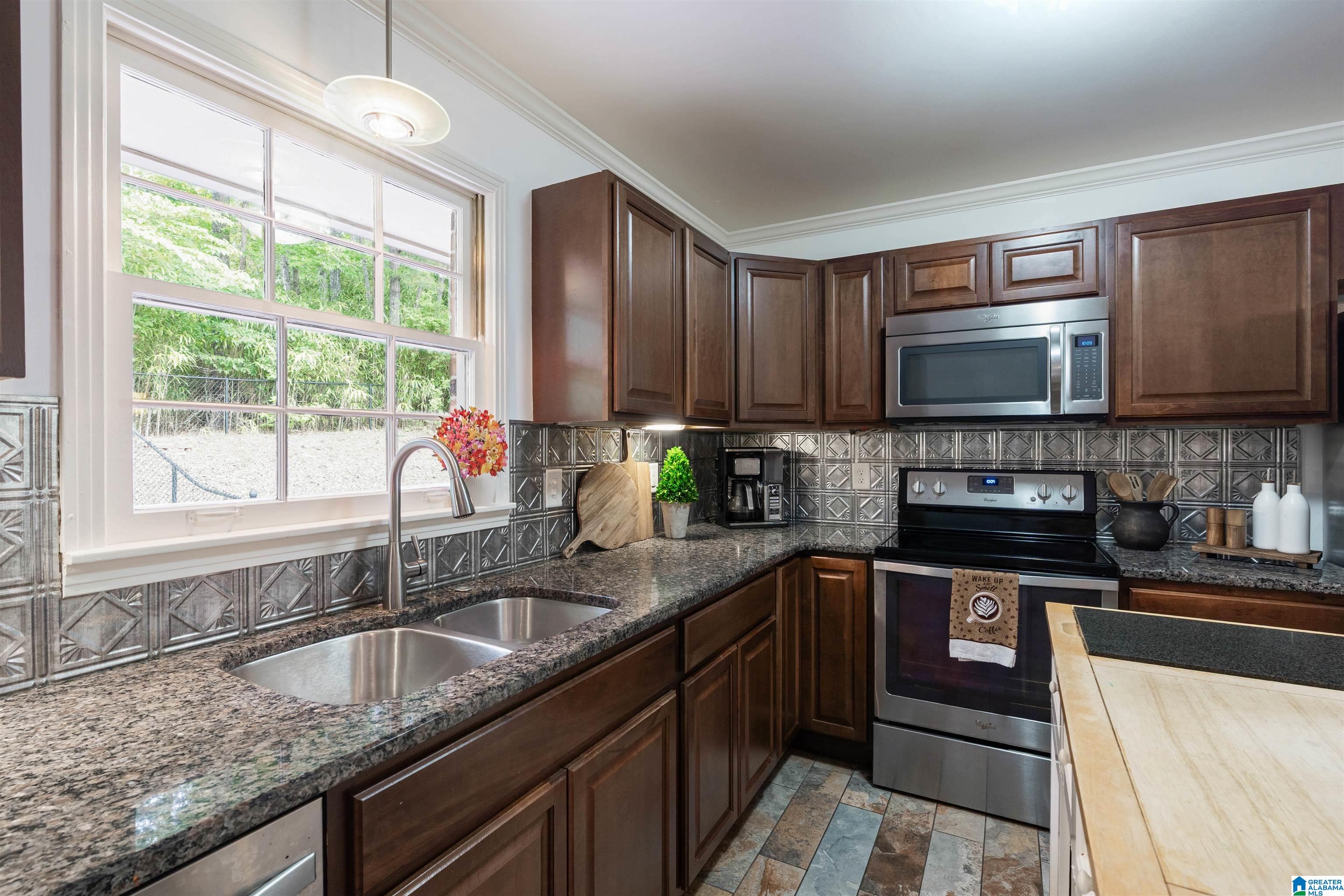 Photo 3 of Single family home for sale at 3752 Chestnut Ridge Cir, Vestavia Hills, AL 35216 | MLS# 21456302 | Listing updated on 2026-09-07