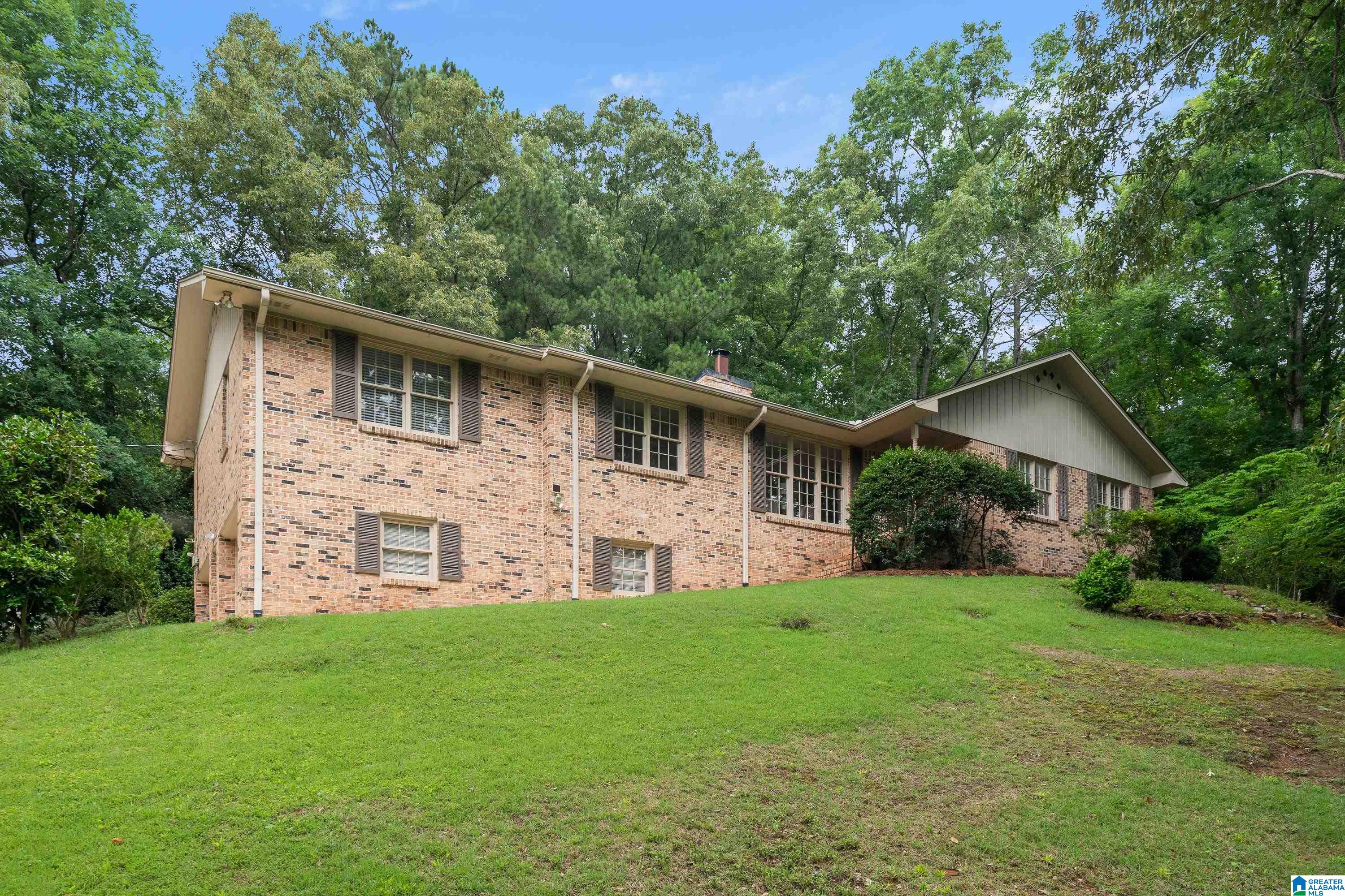 Photo 4 of Single family home for sale at 3752 Chestnut Ridge Cir, Vestavia Hills, AL 35216 | MLS# 21456302 | Listing updated on 2026-09-07
