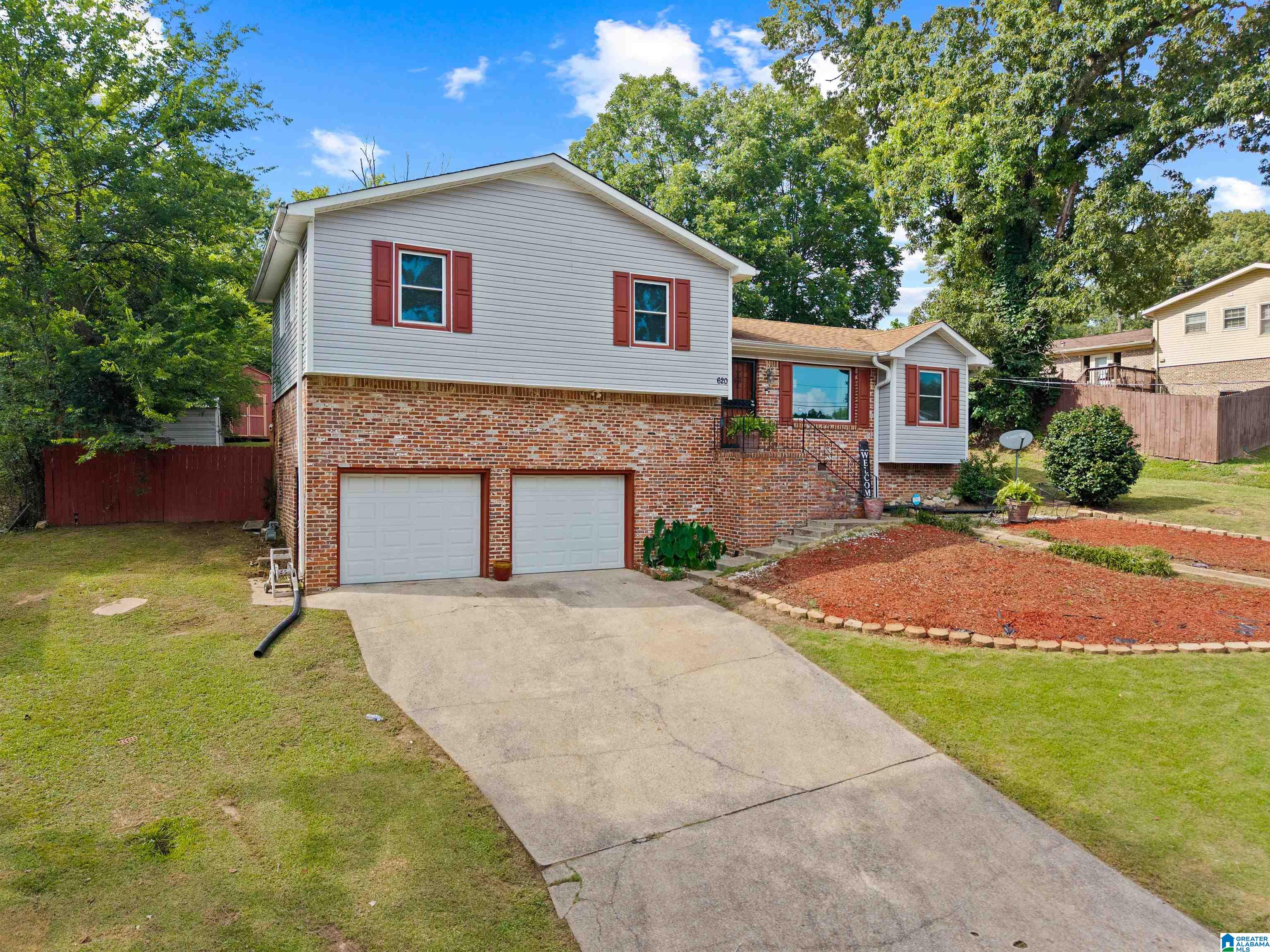 Photo 2 of Single family home for sale at 620 16th Avenue Nw, Center Point, AL 35215 | MLS# 21456357 | Listing updated on 2026-06-29