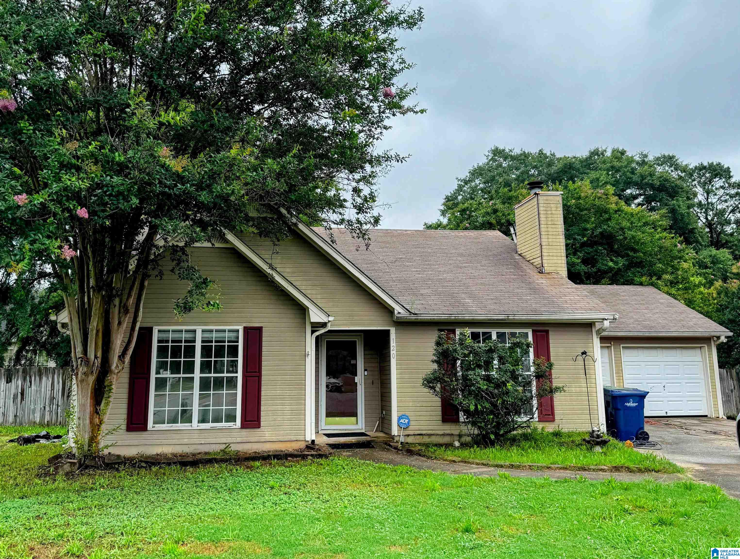 Photo 1 of Single family home for sale at 120 King Arthur Pl, Alabaster, AL 35007 | MLS# 21456361 | Listing updated on 2026-08-25