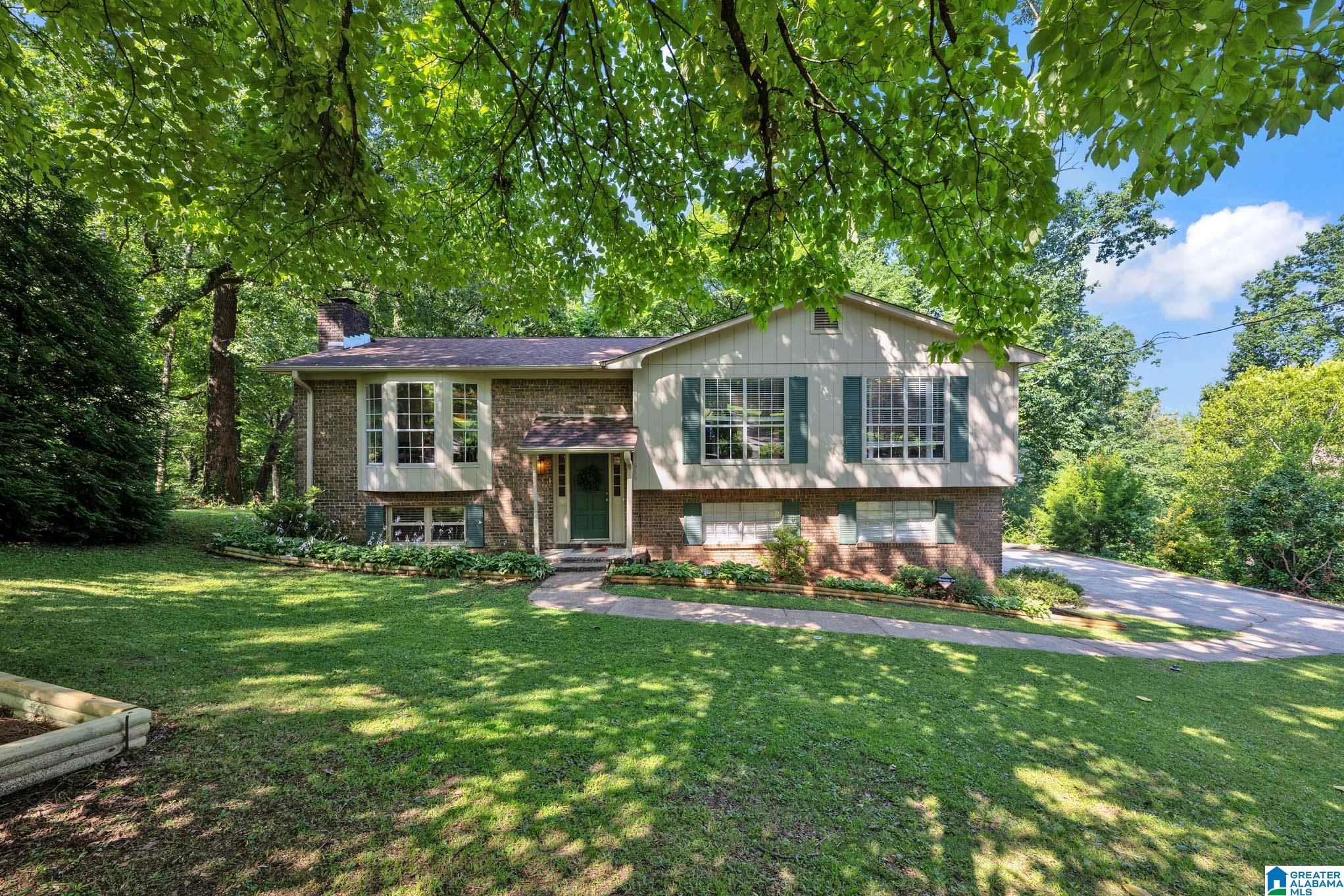 3rd image of 659 Ridge Top Circle, Birmingham, AL 35206 | MLS# 21456365