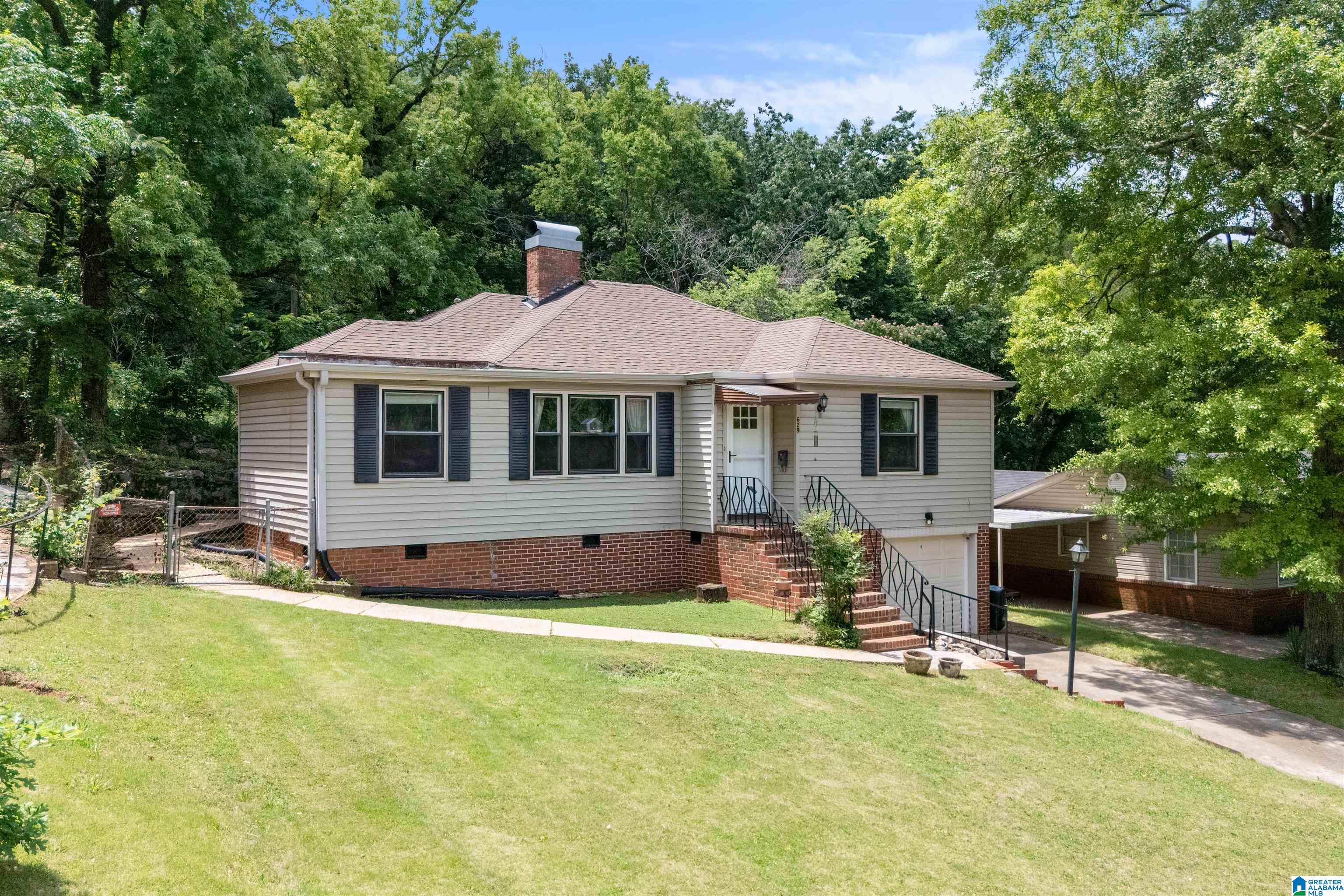 Photo 2 of Single family home for sale at 629 19th Terrace, Birmingham, AL 35205 | MLS# 21456405 | Listing updated on 2026-08-18
