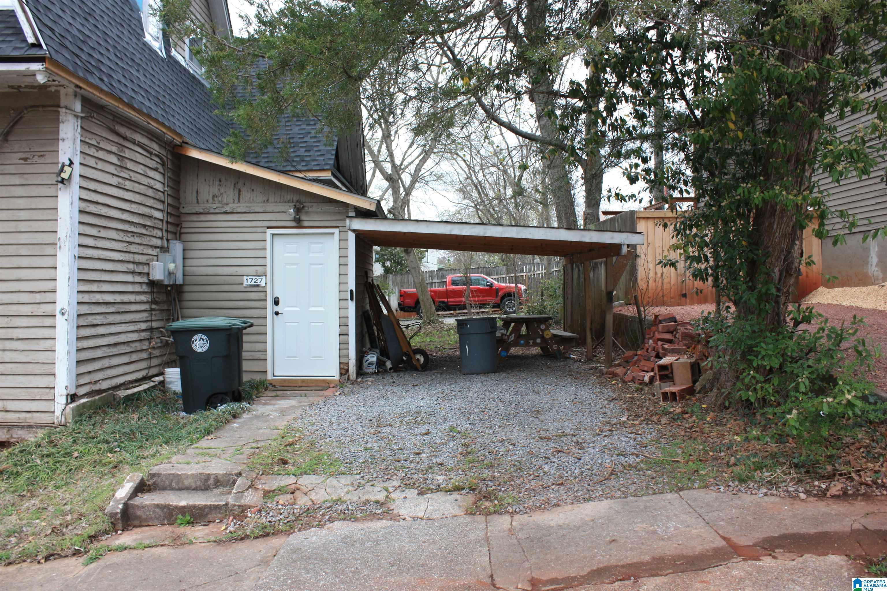 Photo 4 of Sale Pending at 1727 11th Place S, Birmingham, AL 35205 | MLS# 21456448 | Listing updated on 2026-07-16