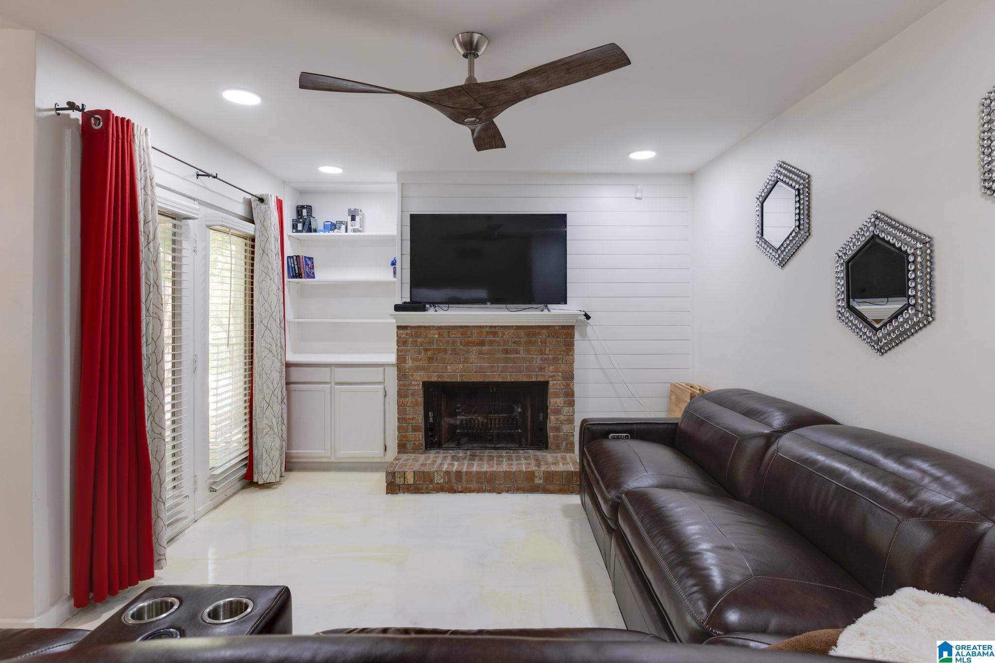 3rd image of 301 Gables Dr #301, Hoover, AL 35244 | MLS# 21456492