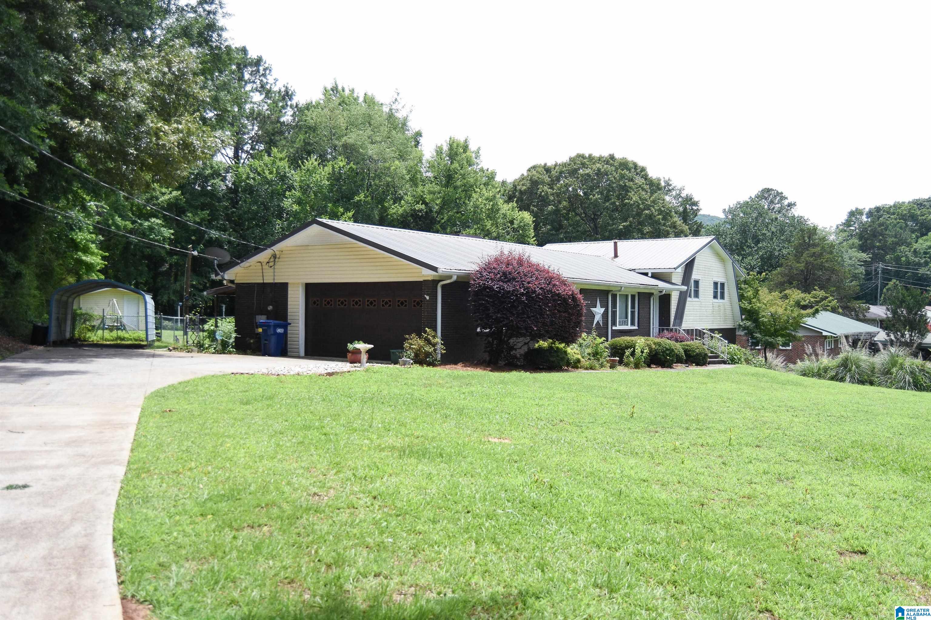 Photo 2 of Single family home for sale at 3911 Perkerson Dr, Anniston, AL 36201 | MLS# 21456504 | Listing updated on 2026-08-24