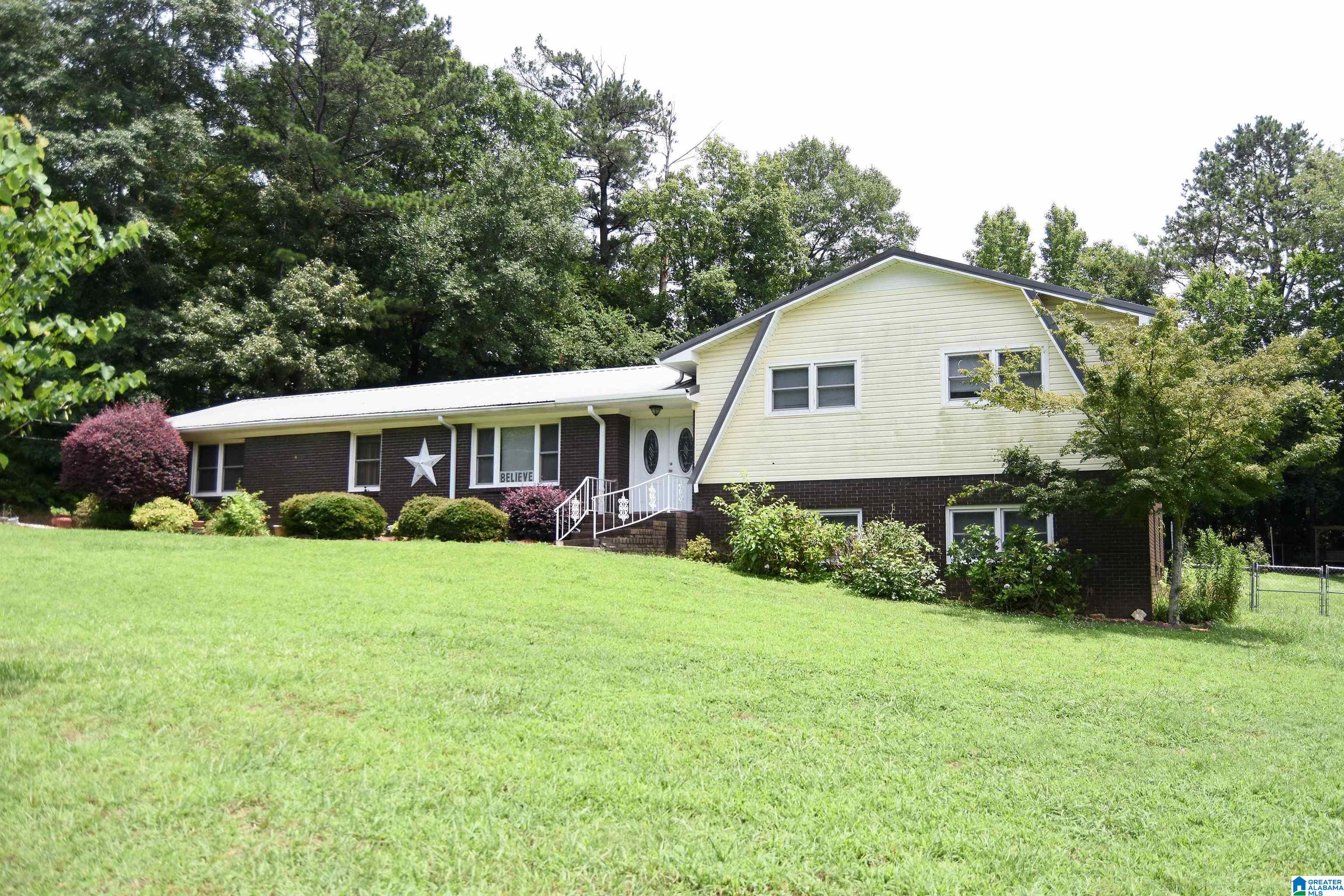 Photo 2 of Single family home for sale at 3911 Perkerson Dr, Anniston, AL 36201 | MLS# 21456504 | Listing updated on 2026-08-24