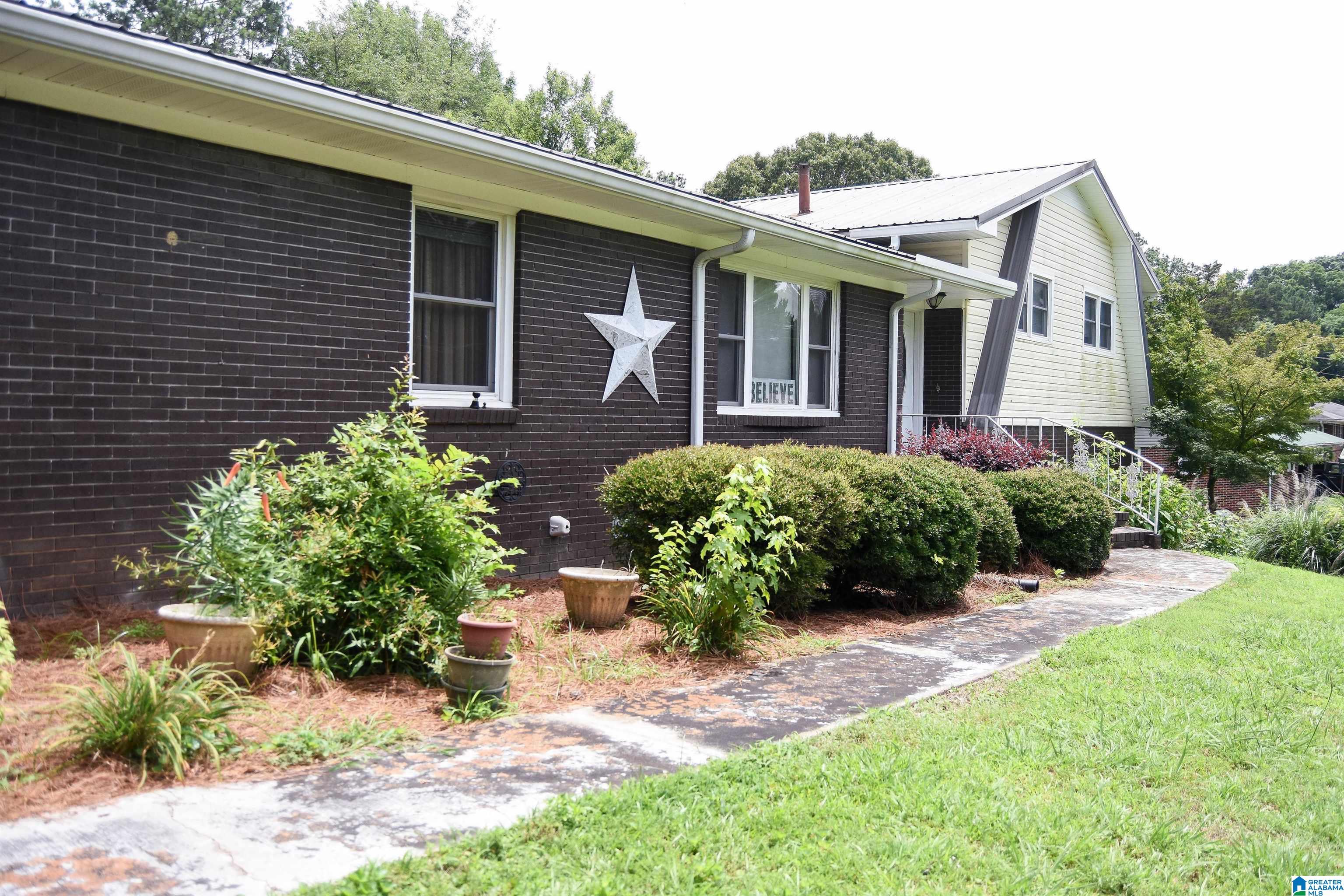 Photo 3 of Single family home for sale at 3911 Perkerson Dr, Anniston, AL 36201 | MLS# 21456504 | Listing updated on 2026-08-24