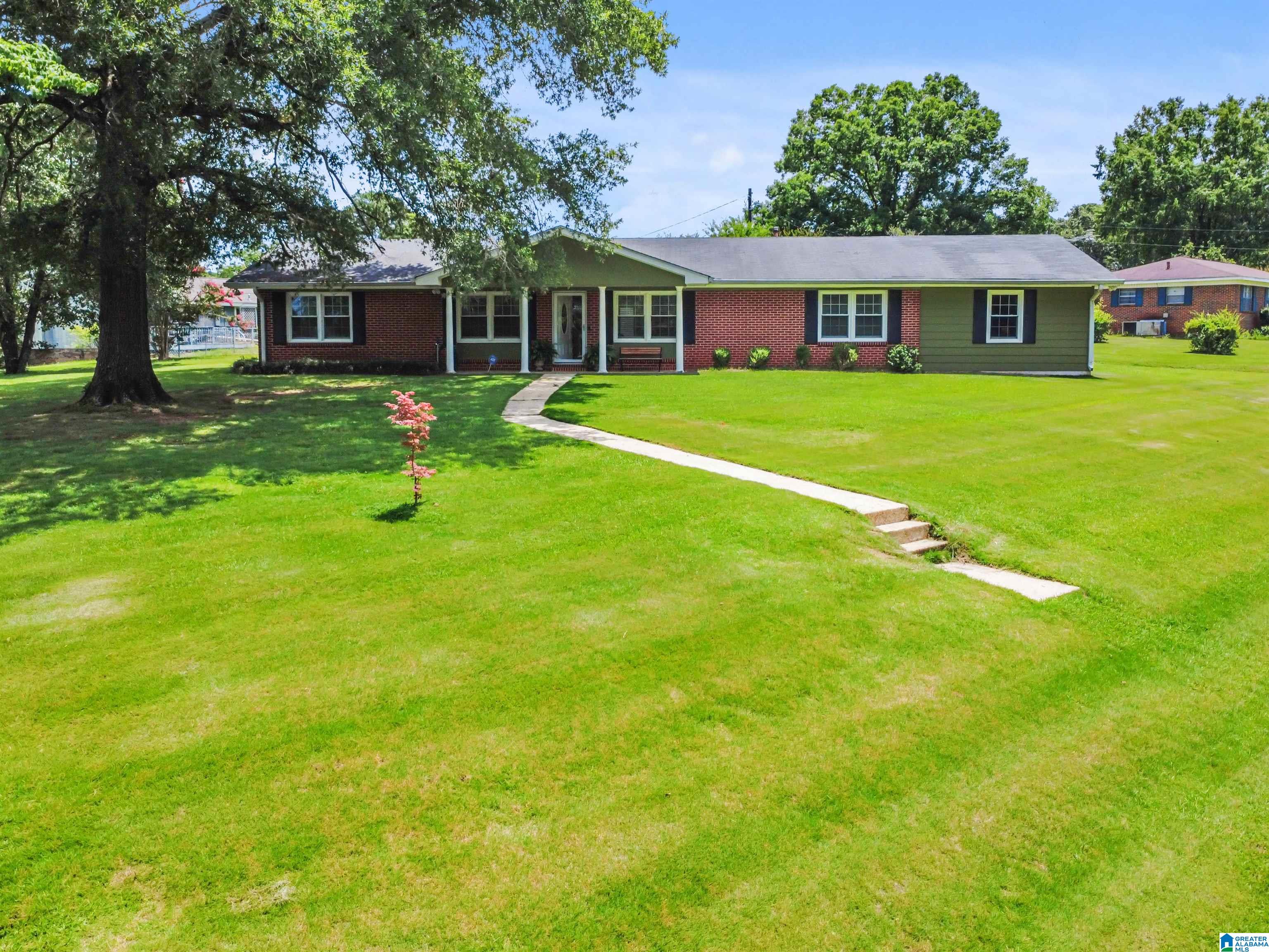 1st image of 1001 Kingston Dr, Sylacauga, AL 35151 | MLS# 21456516