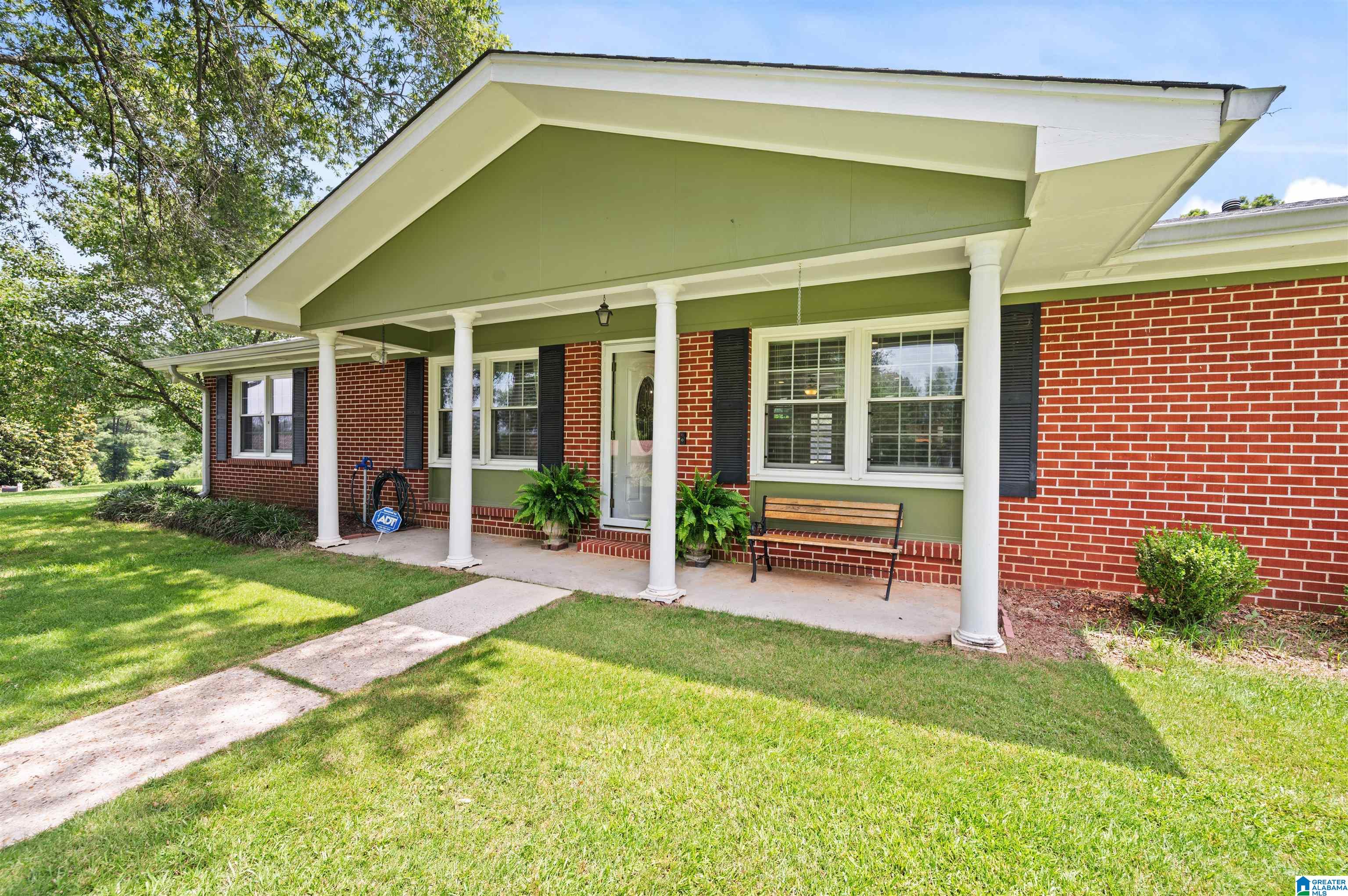 3rd image of 1001 Kingston Dr, Sylacauga, AL 35151 | MLS# 21456516