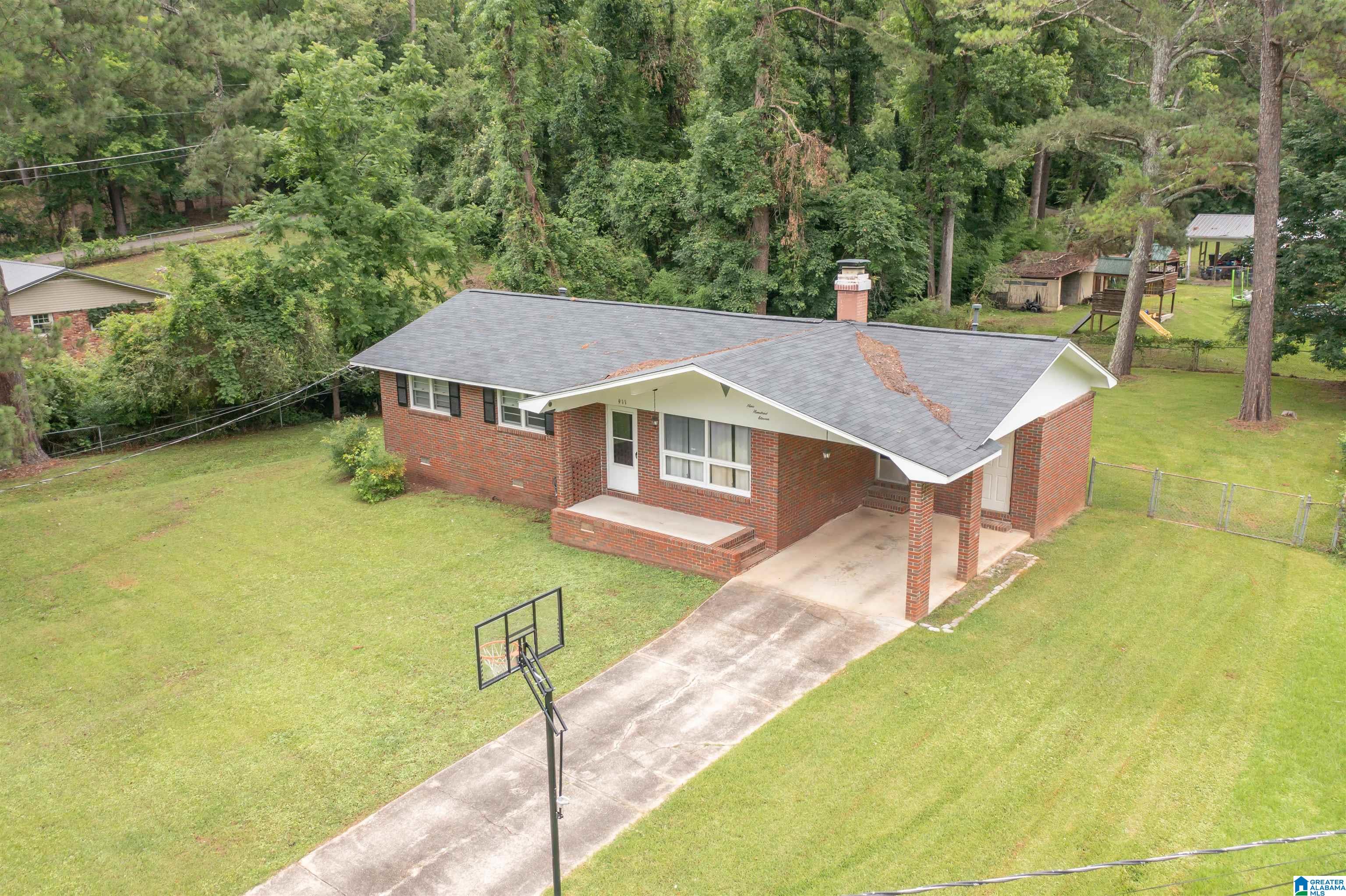2nd image of 911 Bonnie Dr, Weaver, AL 36277 | MLS# 21456525