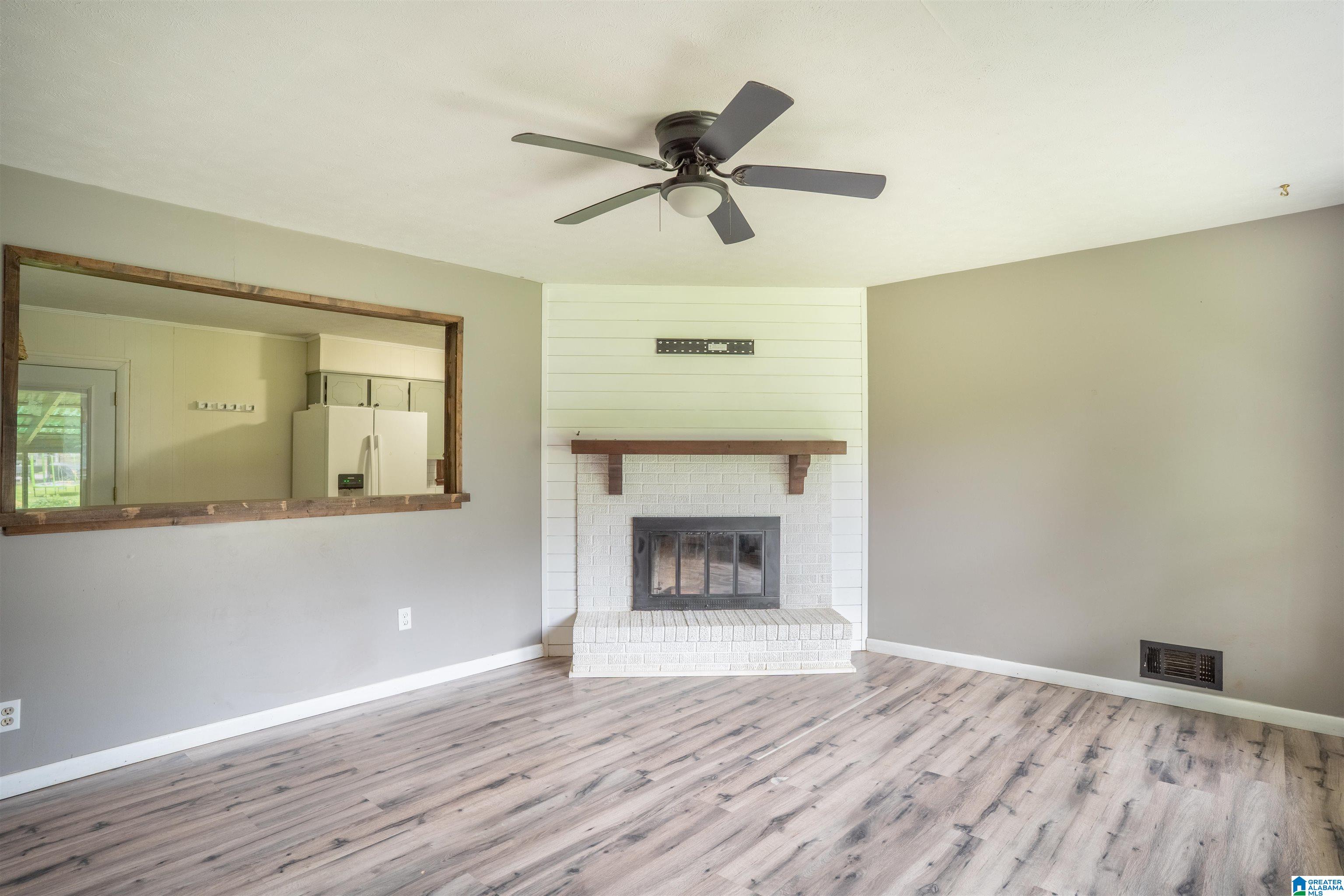 4th image of 911 Bonnie Dr, Weaver, AL 36277 | MLS# 21456525